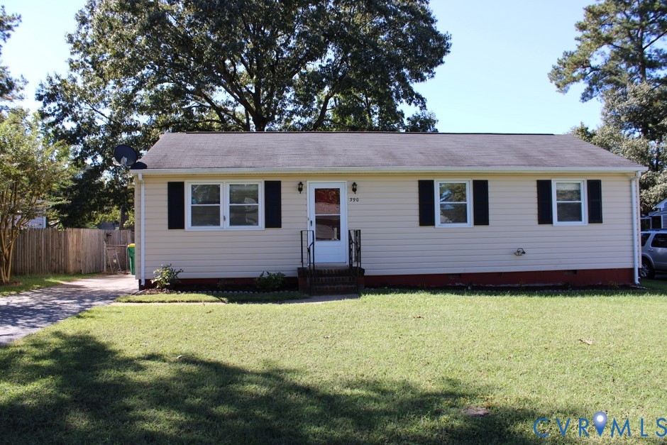 390 Red Oak Dr — photo