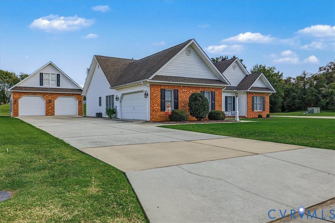 200 Lighthouse Pointe — photo