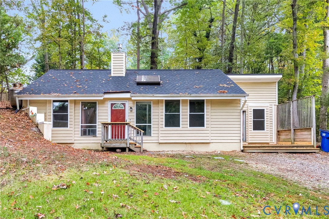 802 Fahey Ct — photo