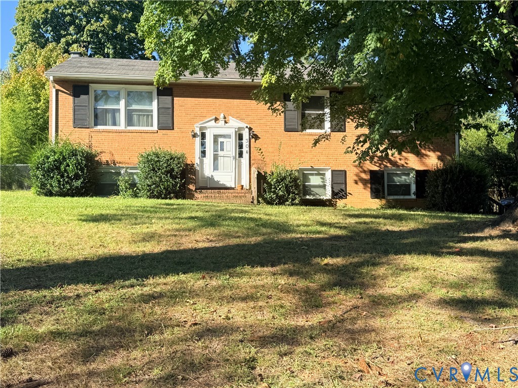 304 Flicker Dr — photo
