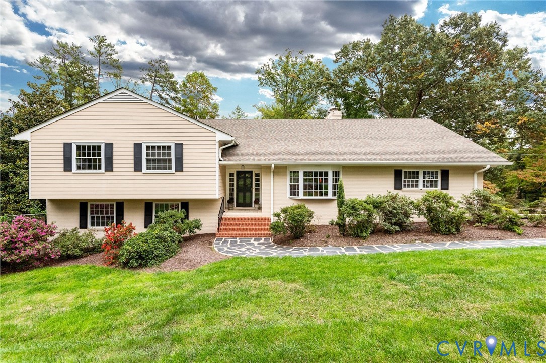 207 Tarrytown Dr — photo