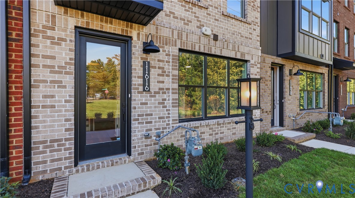11616 Switch Dr — photo
