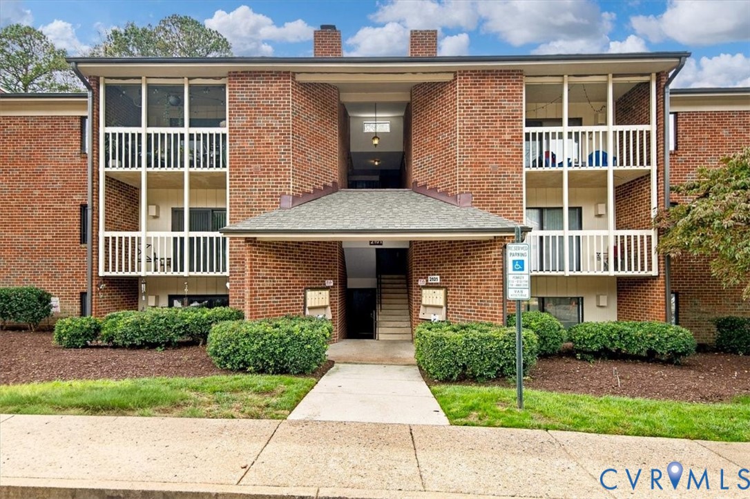2101 Turtle Creek Dr Unit 8 — photo