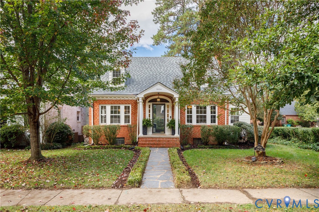1604 Cedar Ln — photo