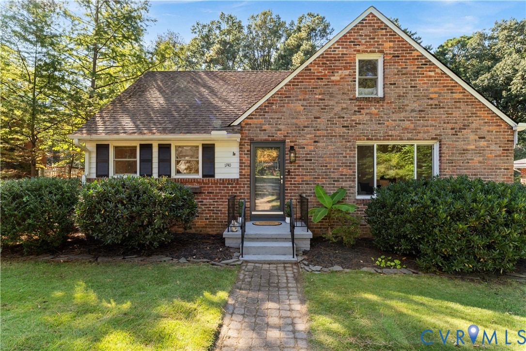 1740 Leicester Rd — photo