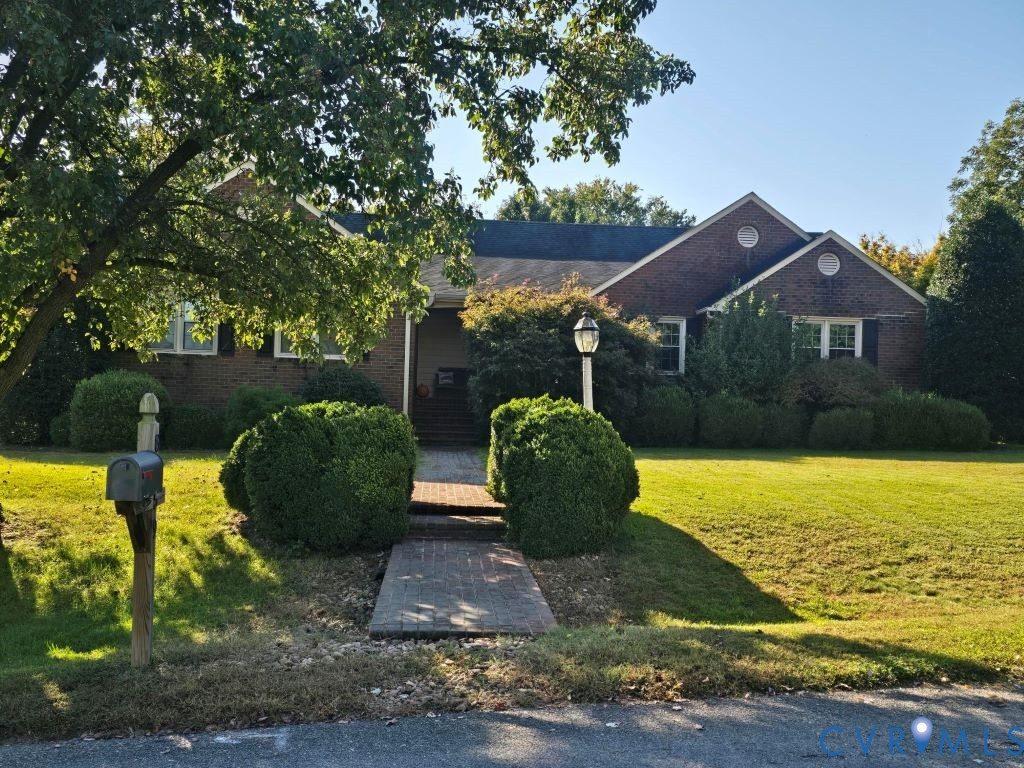 8159 Sawyer Ln — photo