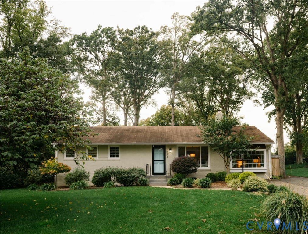 806 Penola Dr — photo