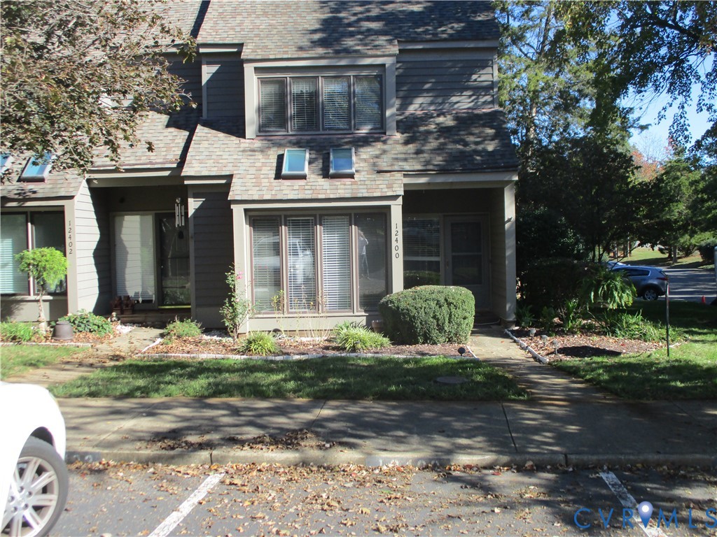 12400 New Point Dr — photo