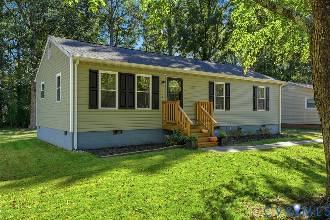907 Green Ridge Dr — photo