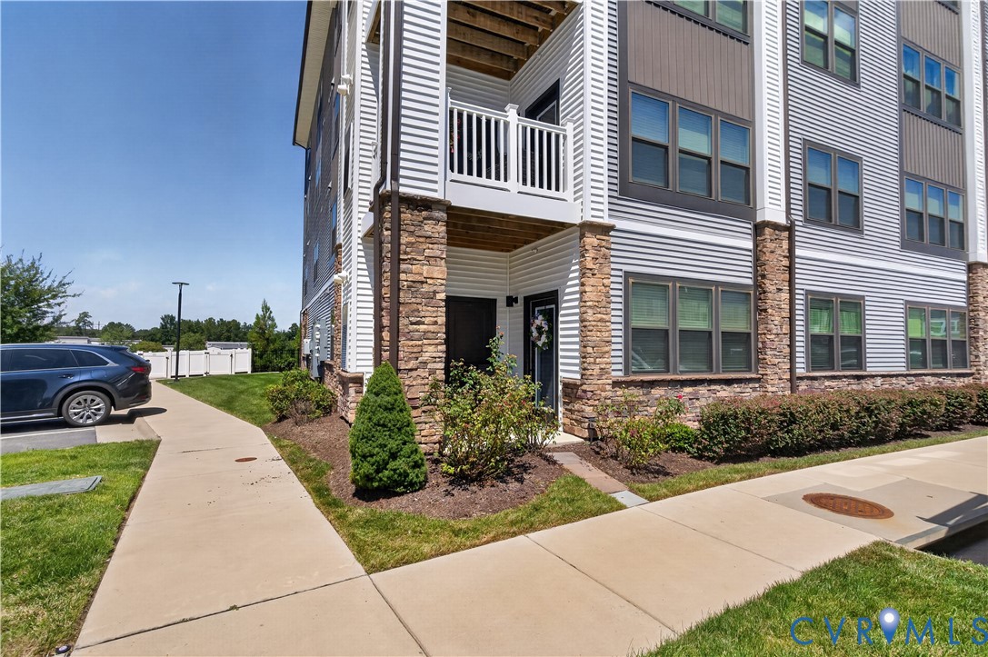 3900 Maze Runner Dr Unit 102 — photo