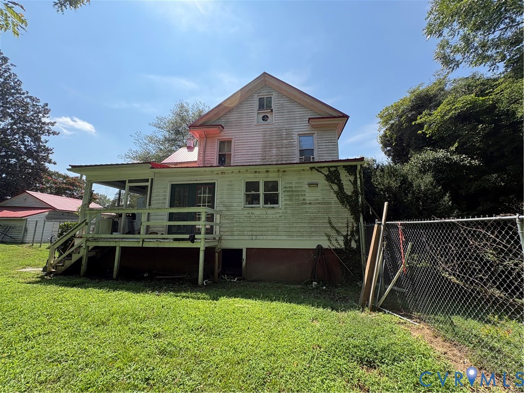 Home in Middlesex, VA 23149 — photo 2