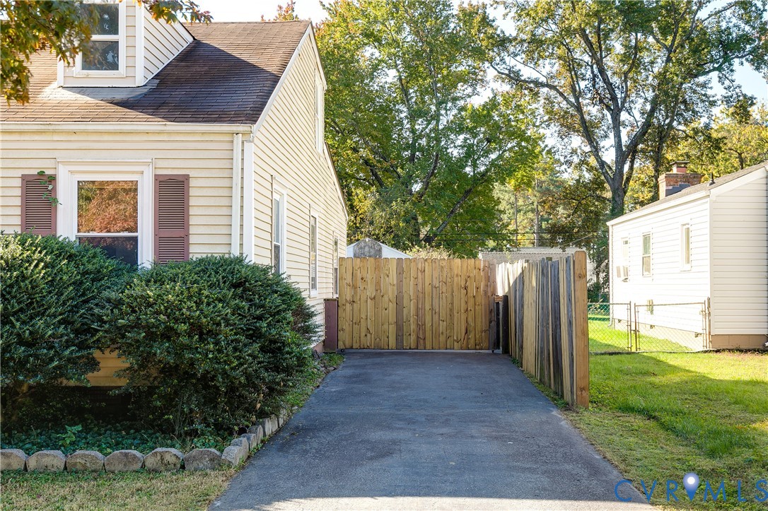 9 E Gray Street, Sandston, VA 23150 — photo 2