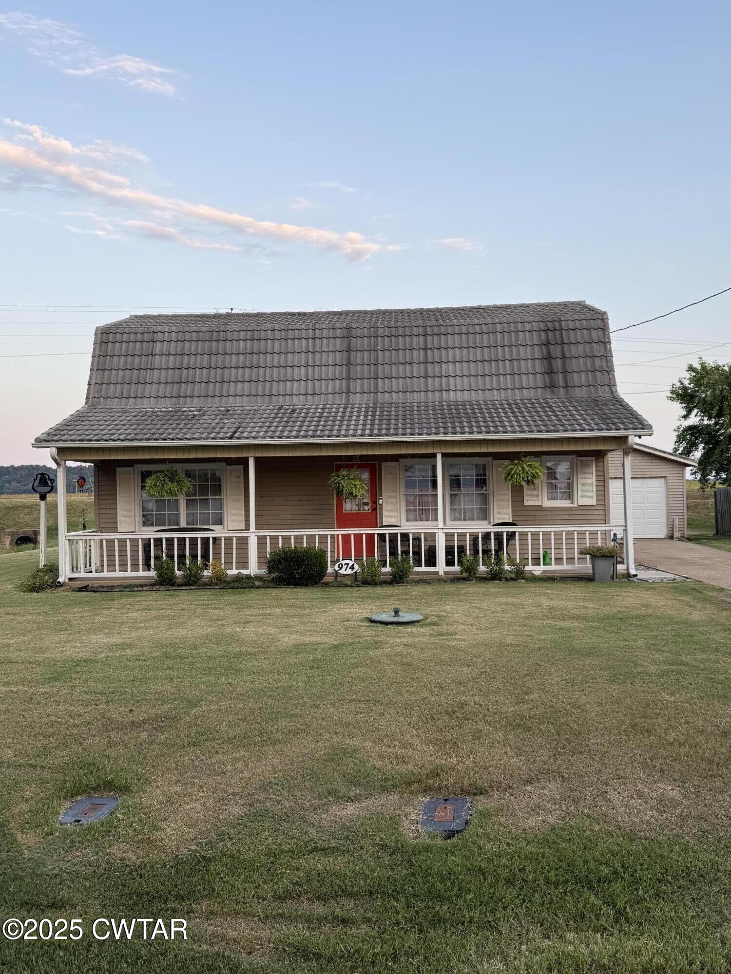 974 Lake Drive — photo