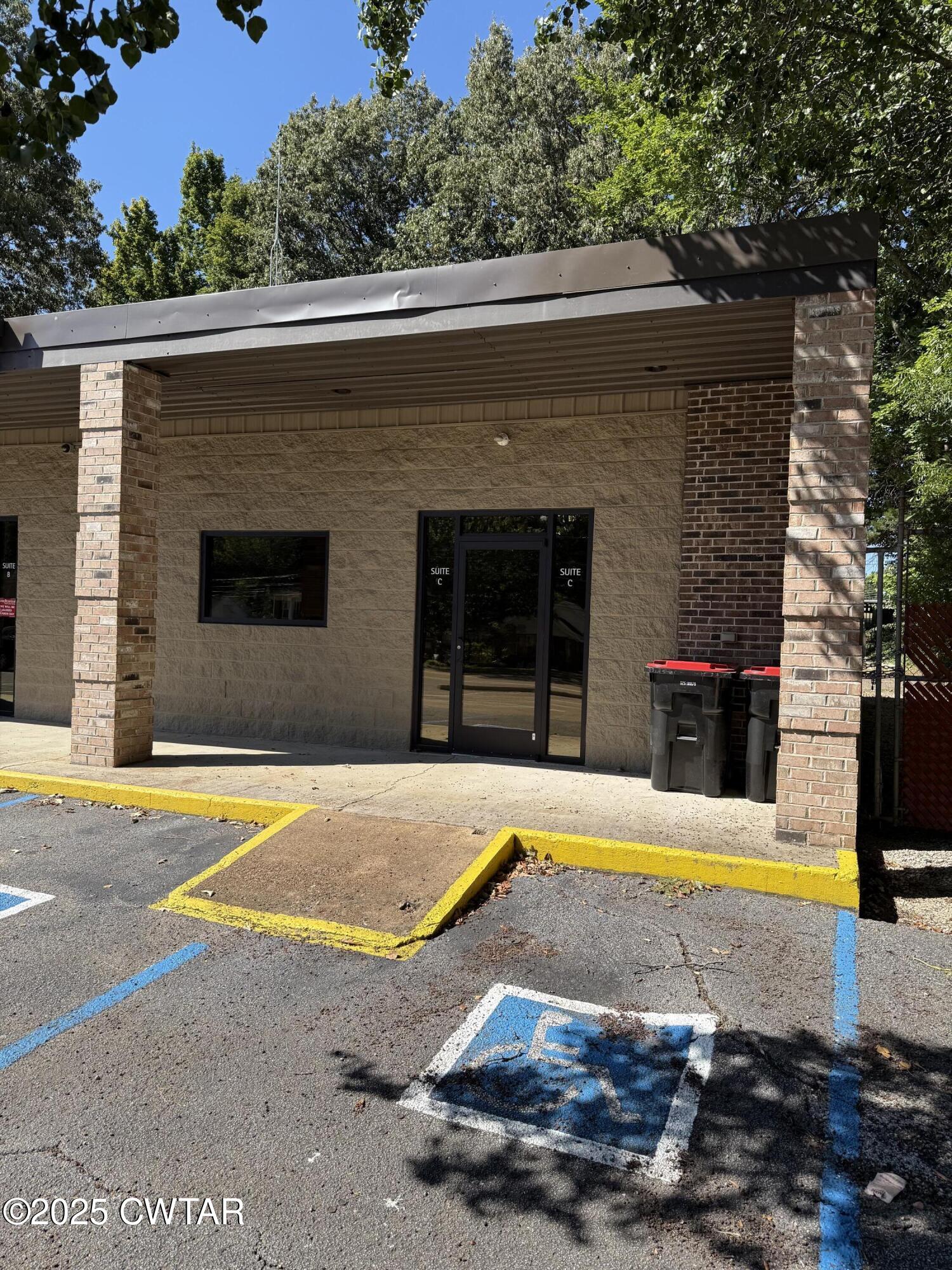 2213 E Main Street, Suite C — photo