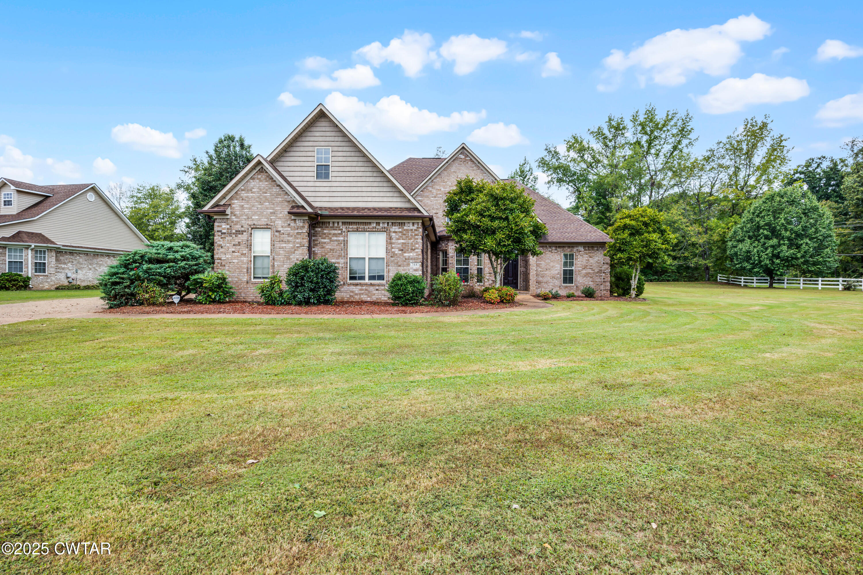 344 Country Chase Drive — photo