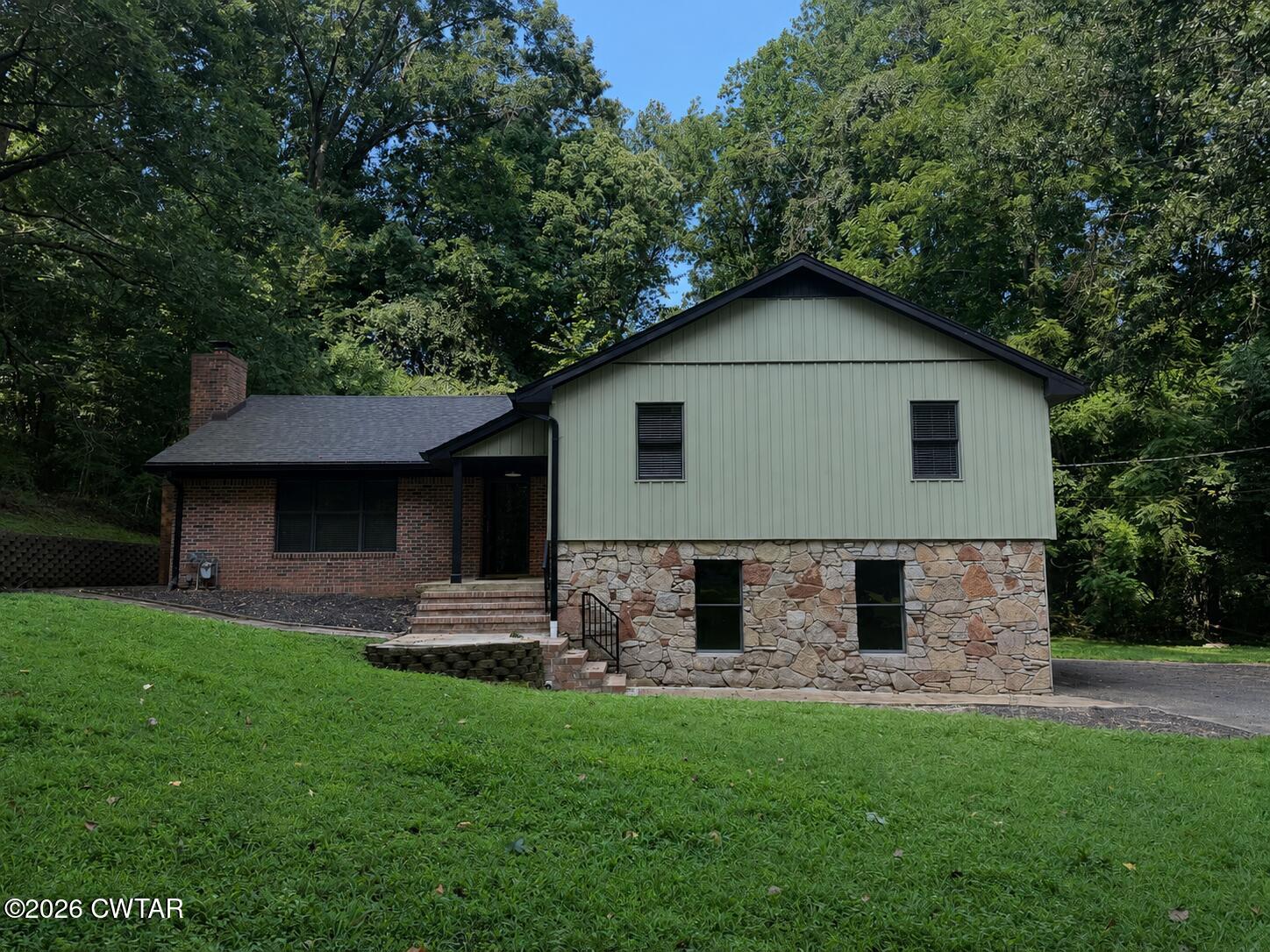 101 Thornfield Drive — photo