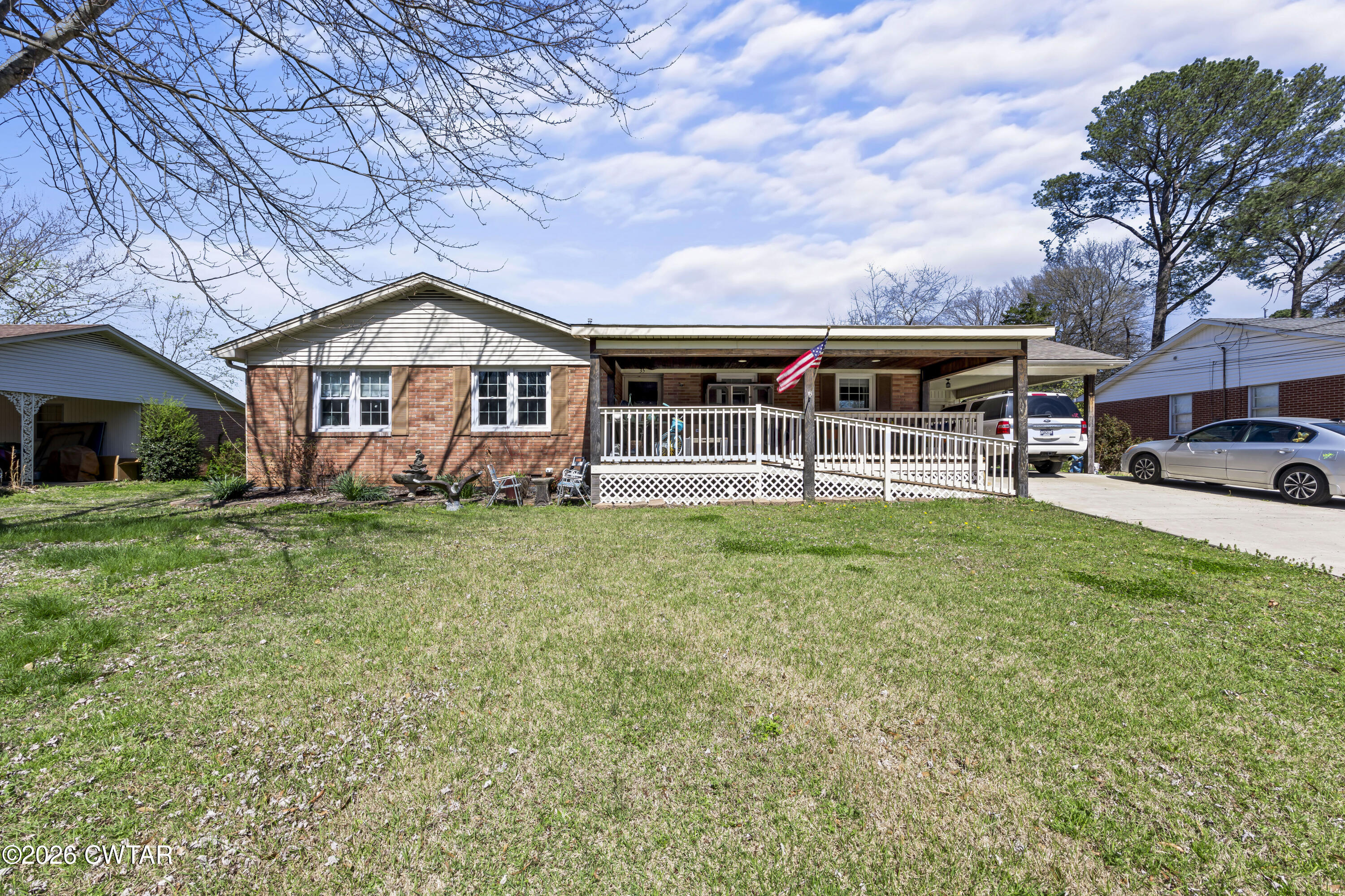 35 Coatsland Drive — photo