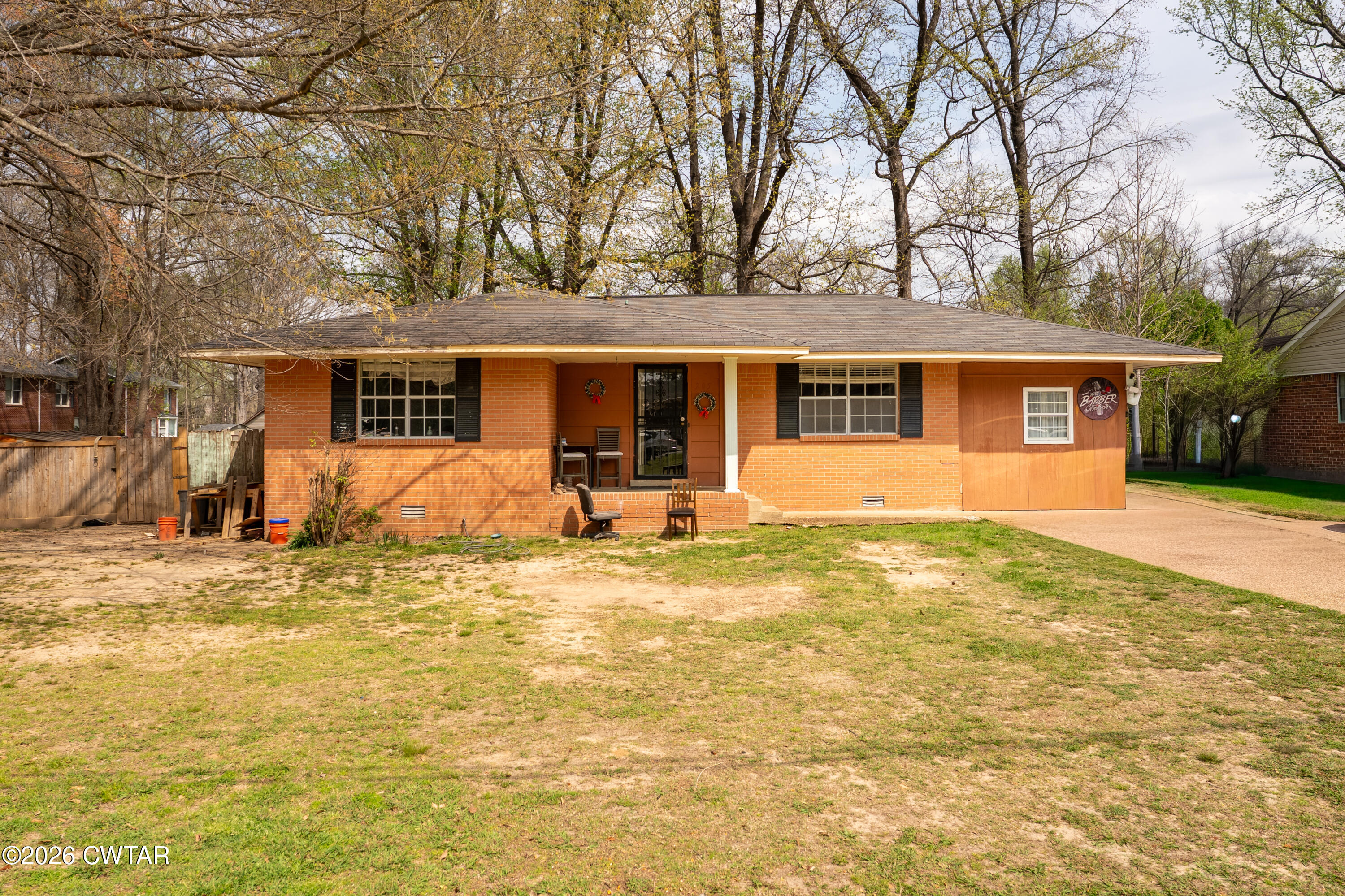 205 Holiday Drive — photo