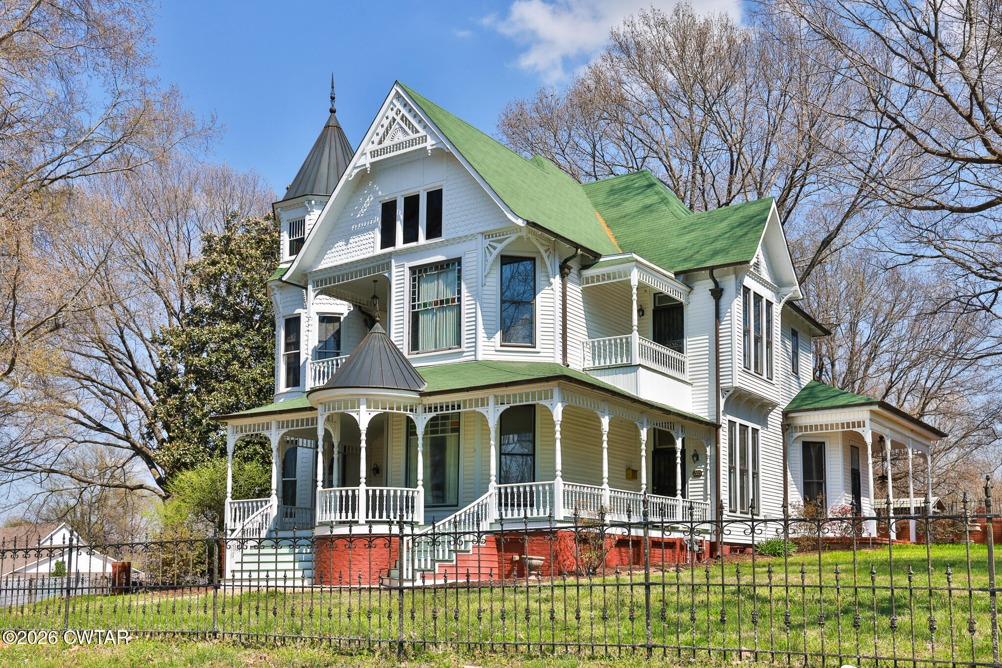 203 N McCombs Street — photo