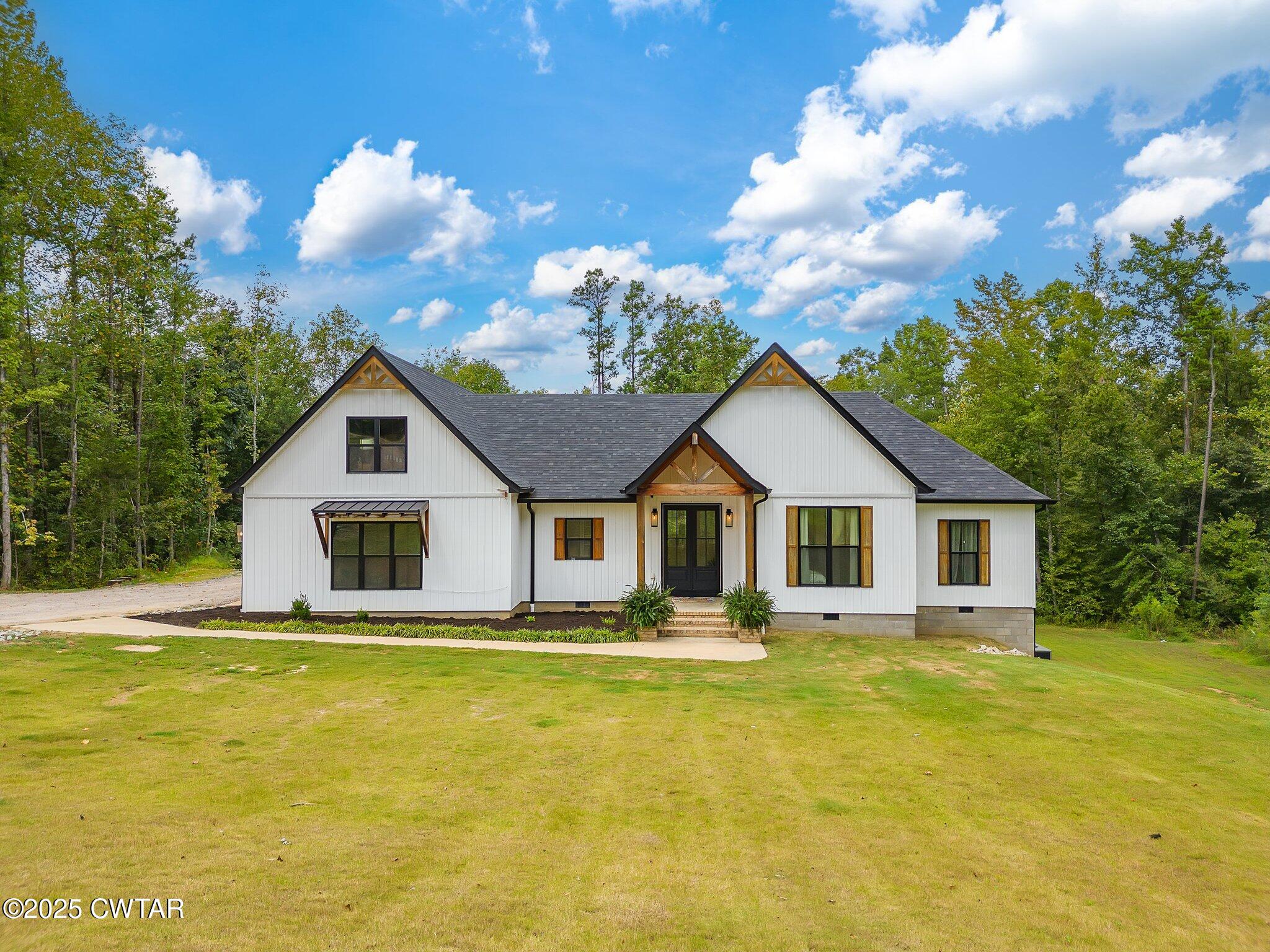 325 Forrest Hill Road — photo