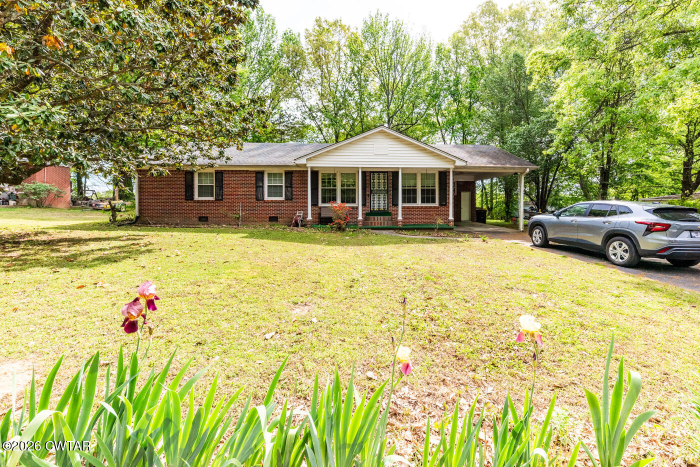 608 Hillside Drive — photo