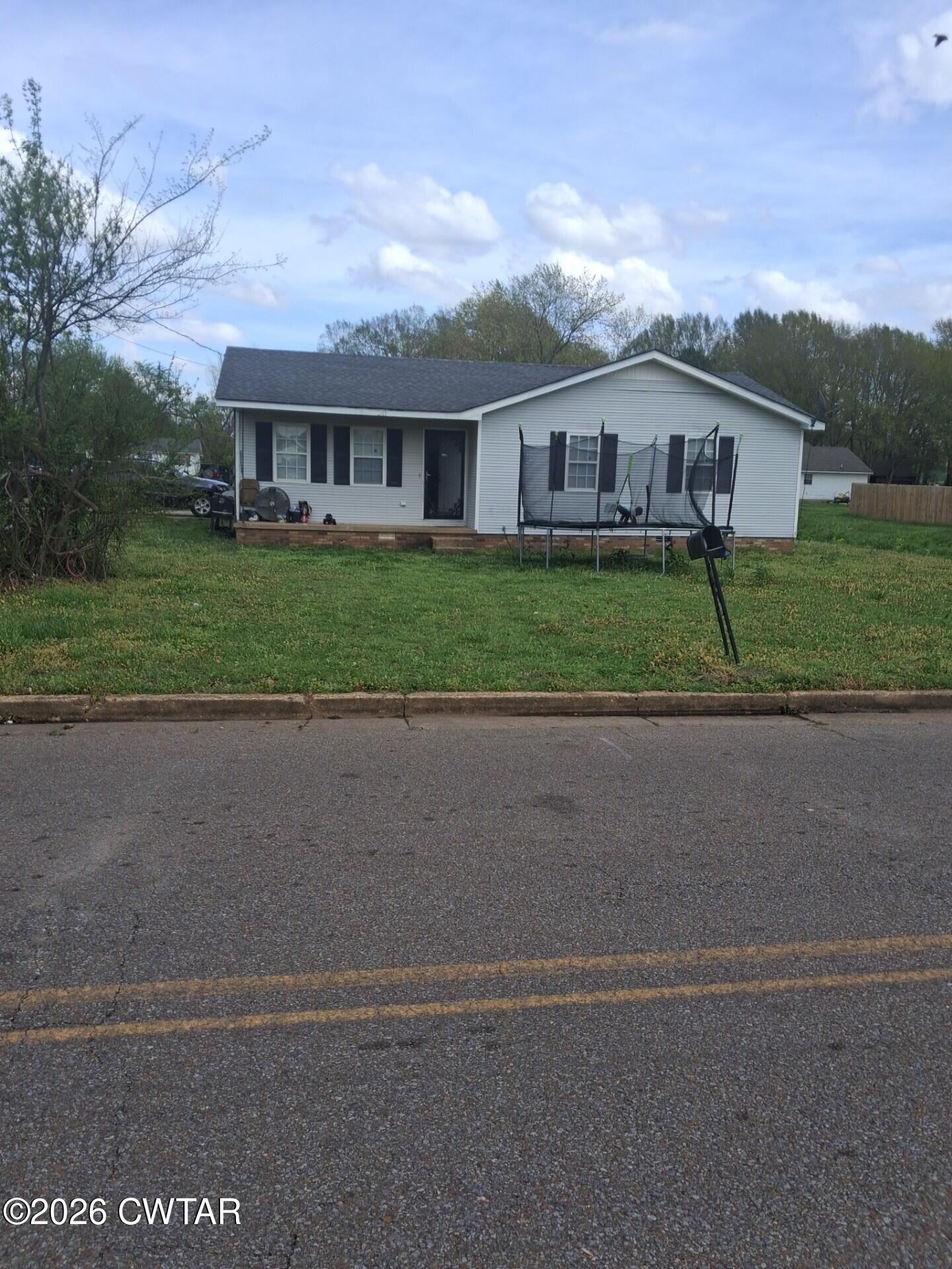 320 Robin Drive — photo