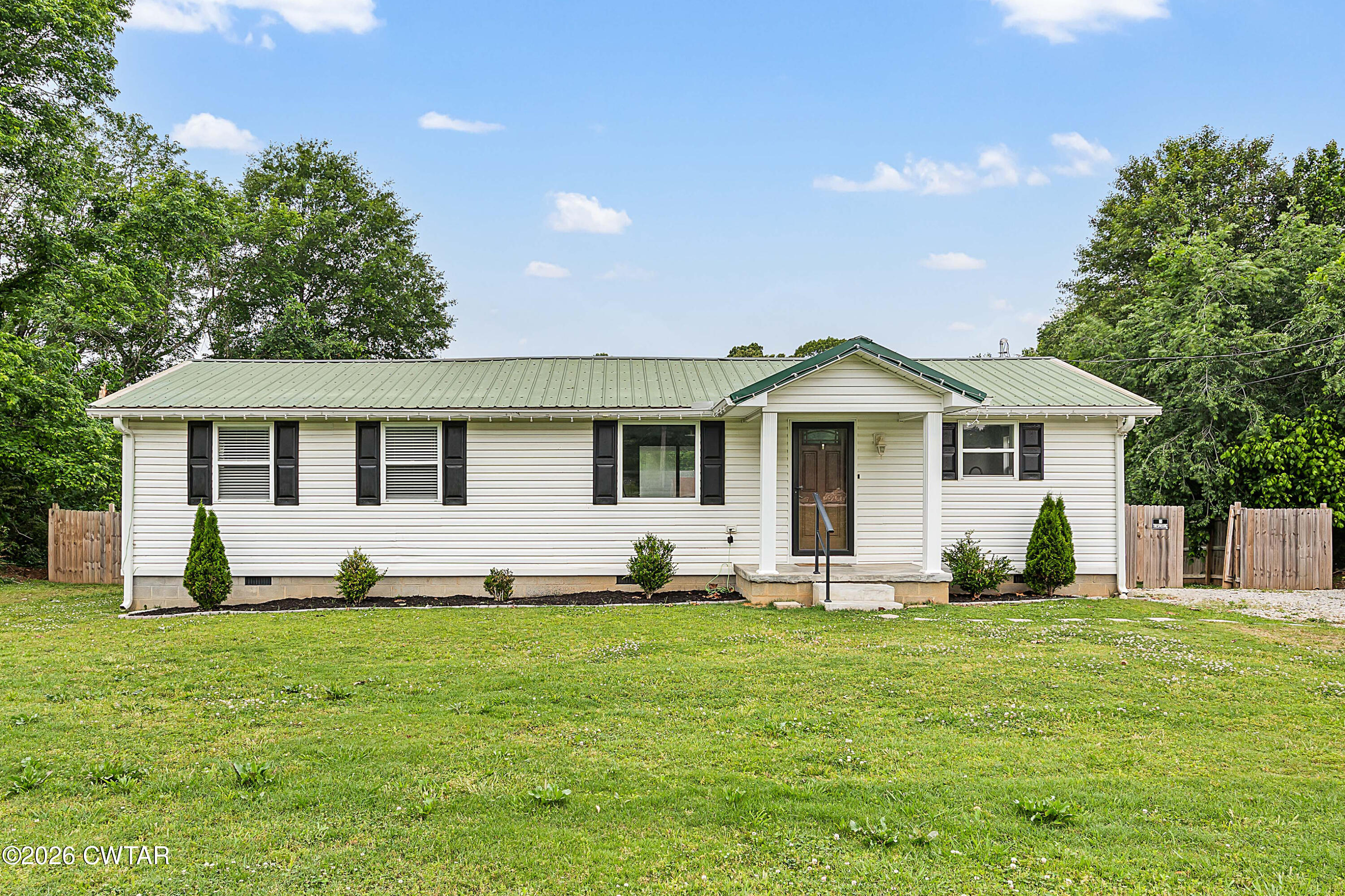 185 Henderson Road — photo