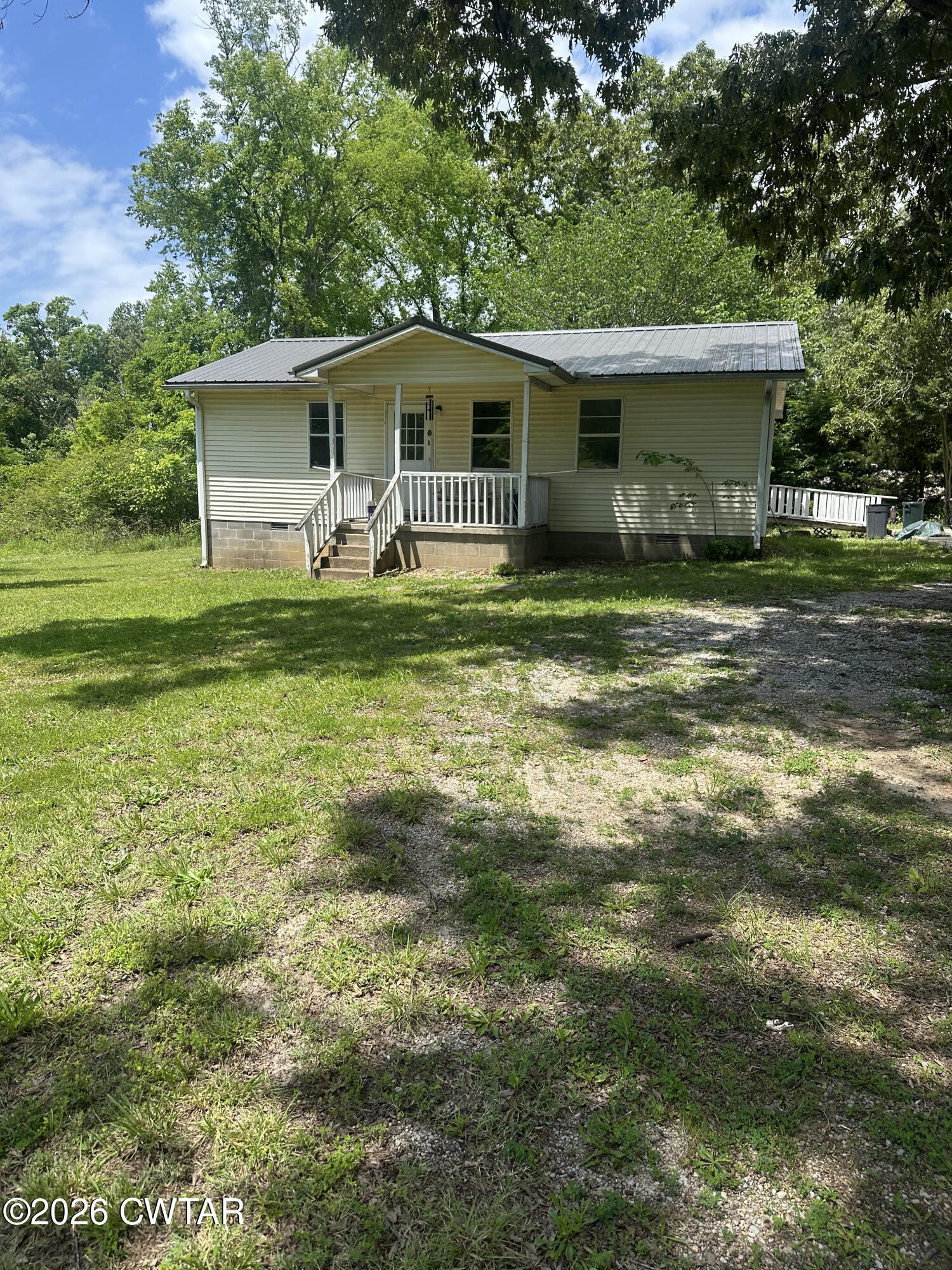 255 W Lewis Street — photo
