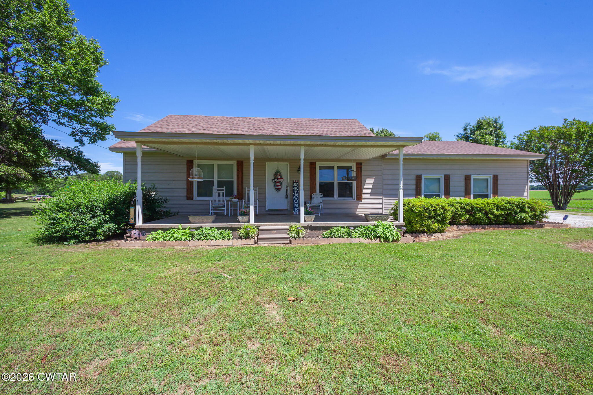 1584 Hawkins Lane — photo