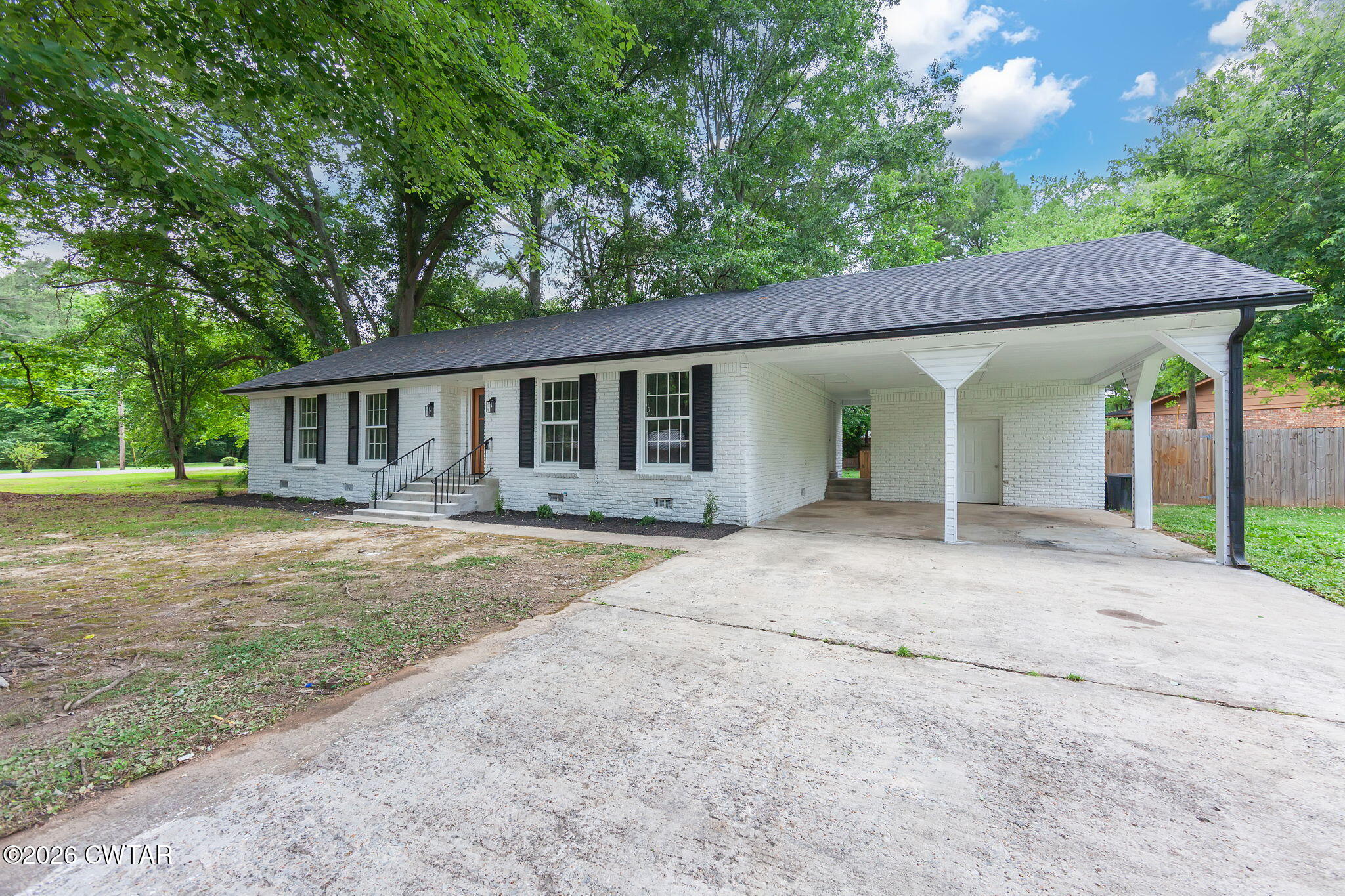 139 E Sunset Circle — photo