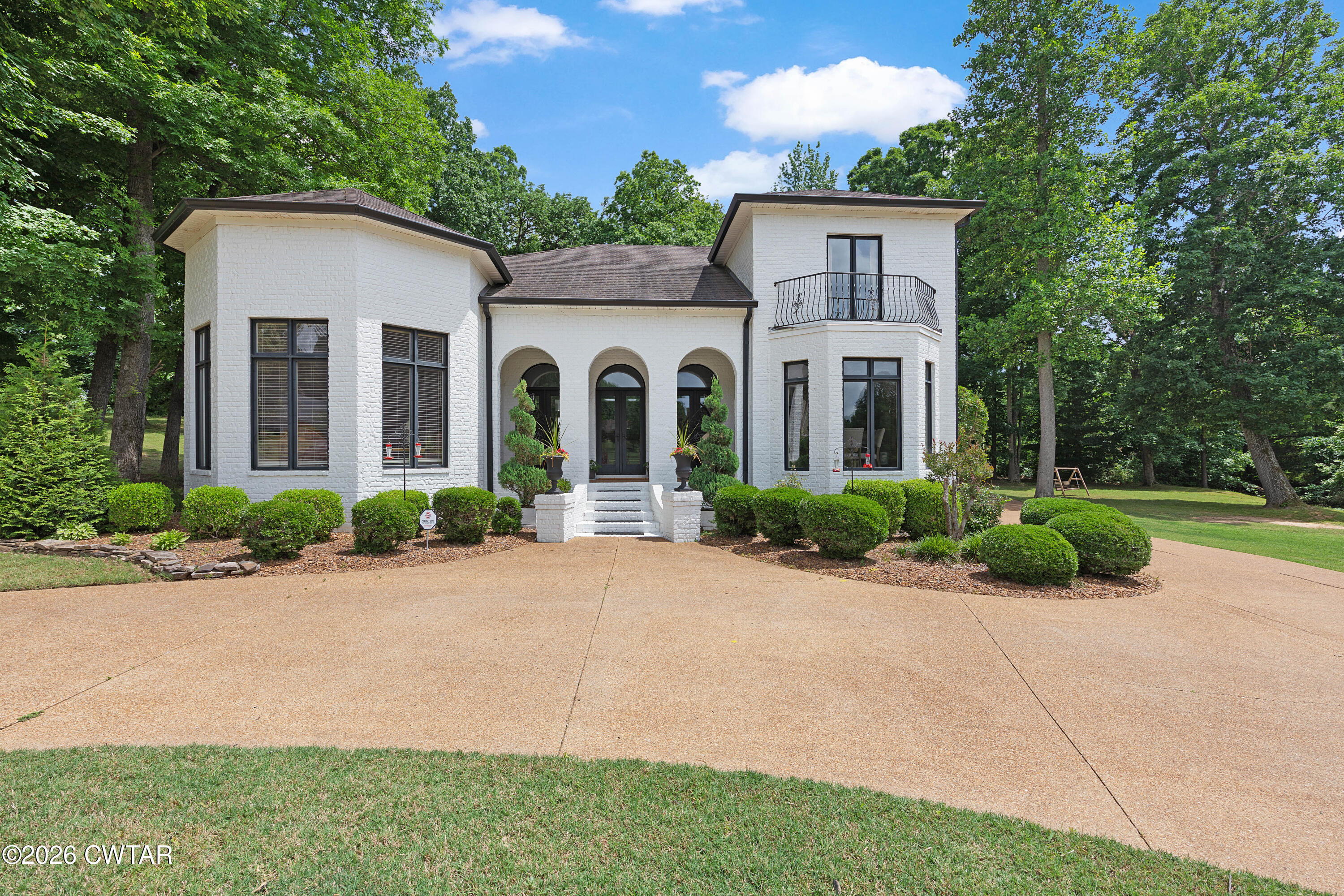 220 Forest Lake Drive — photo