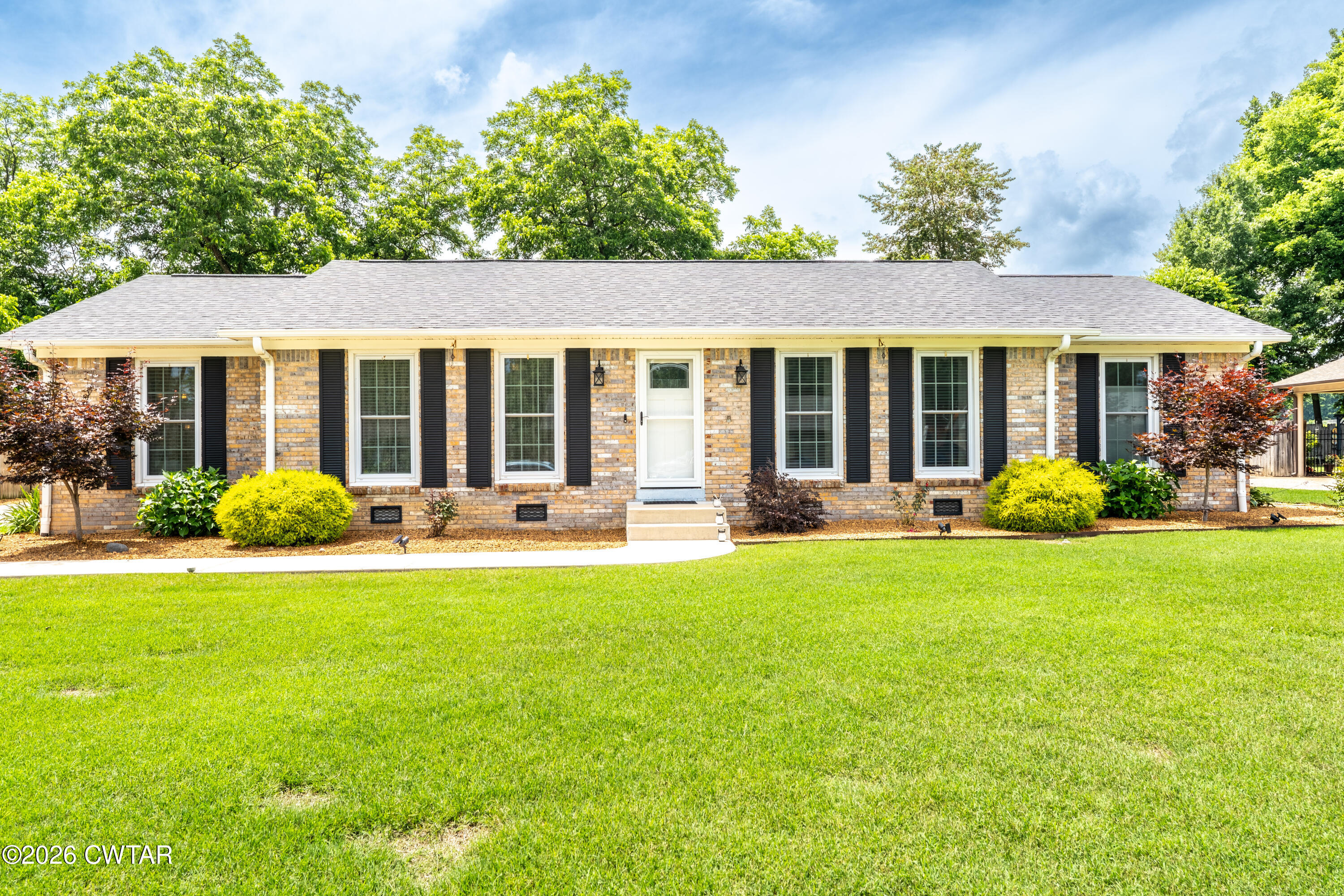 219 Fairfield Drive — photo