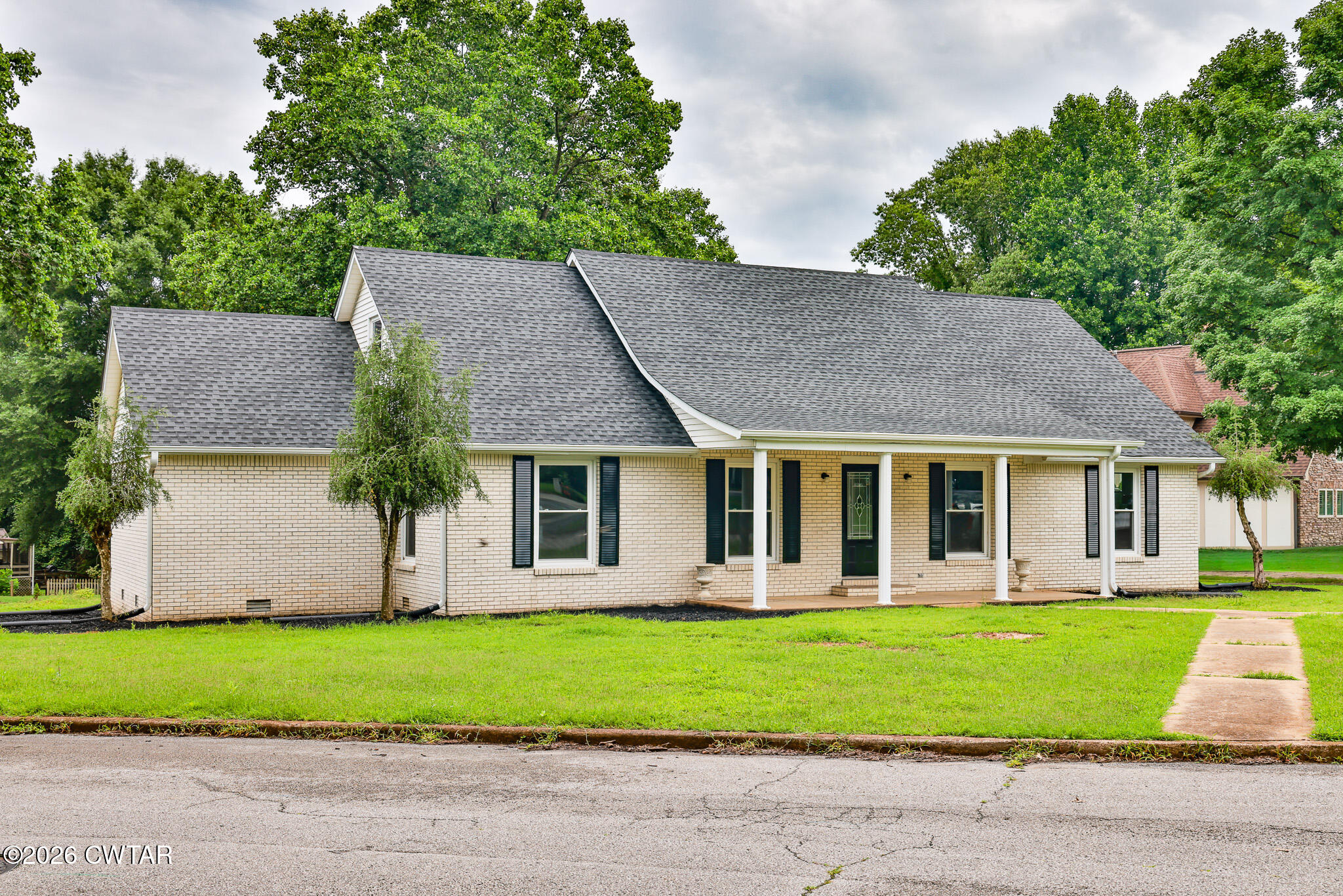 21 Broadfield Manor — photo