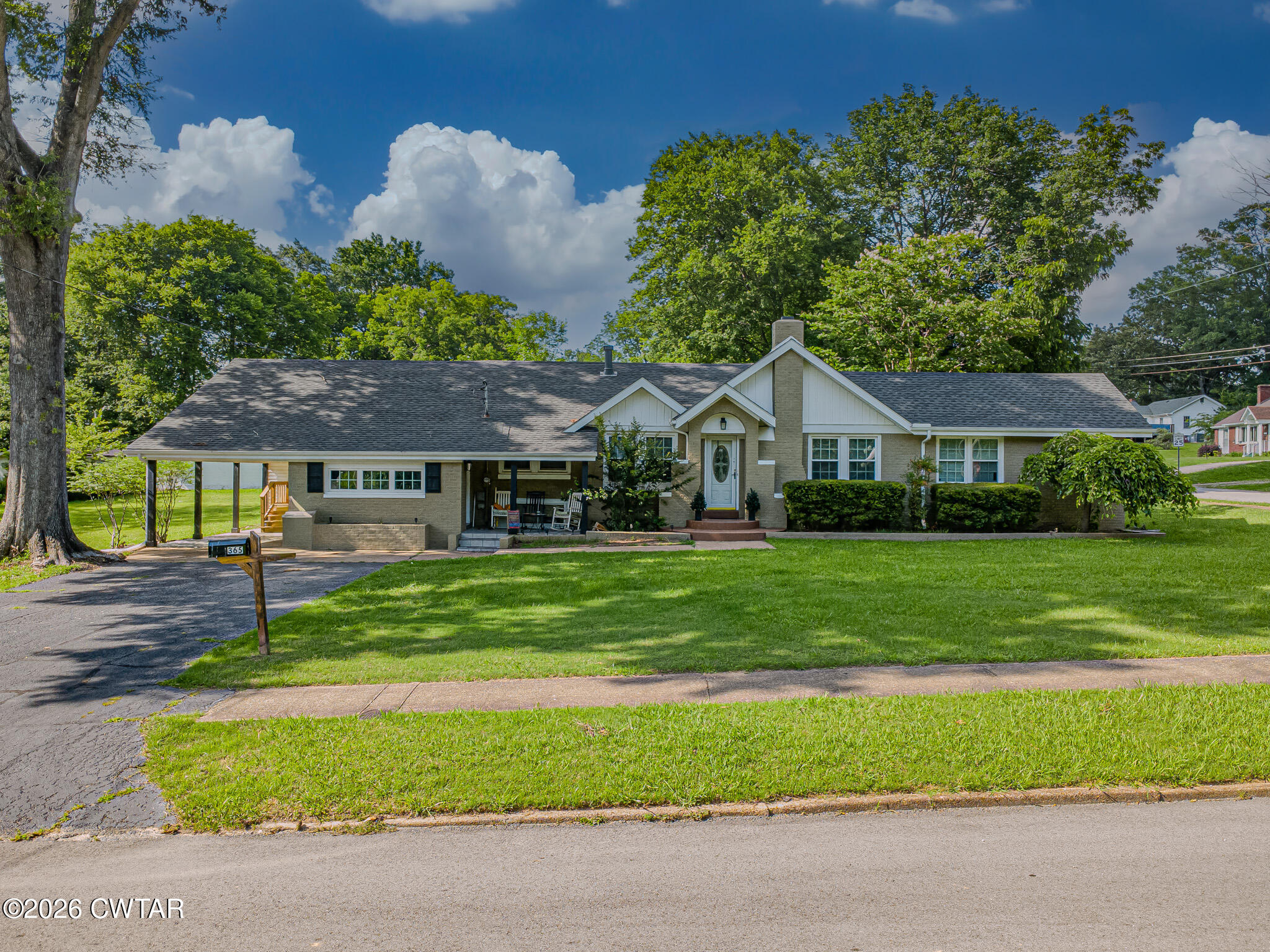 365 Benton Street — photo