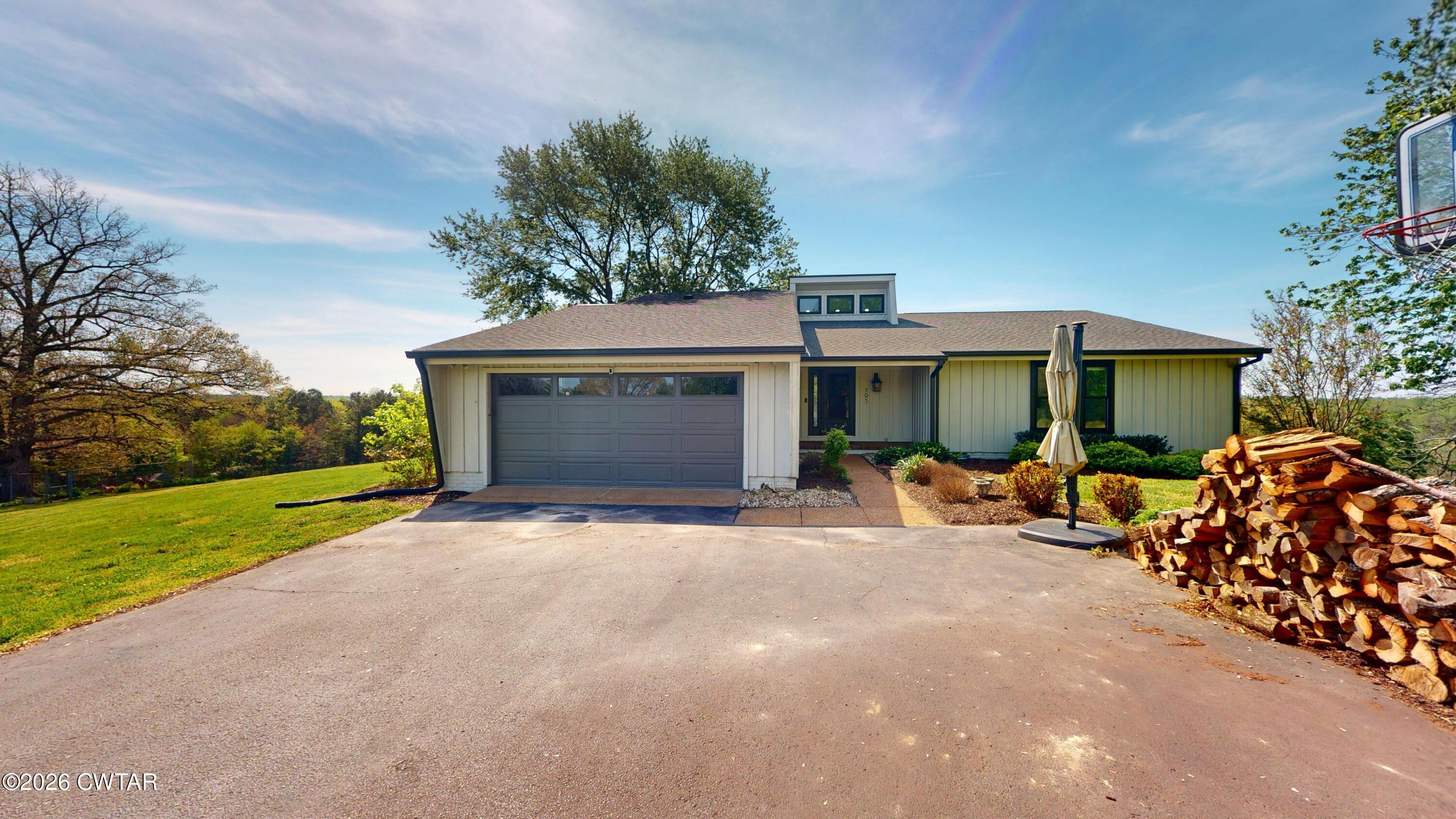 795 Crazy Doe Road — photo