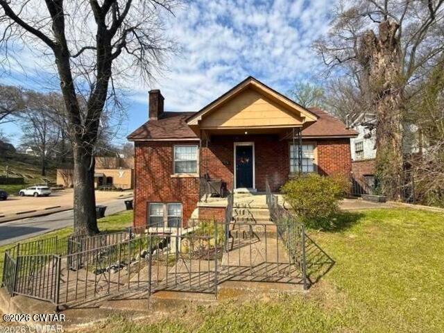 202 College Street — photo