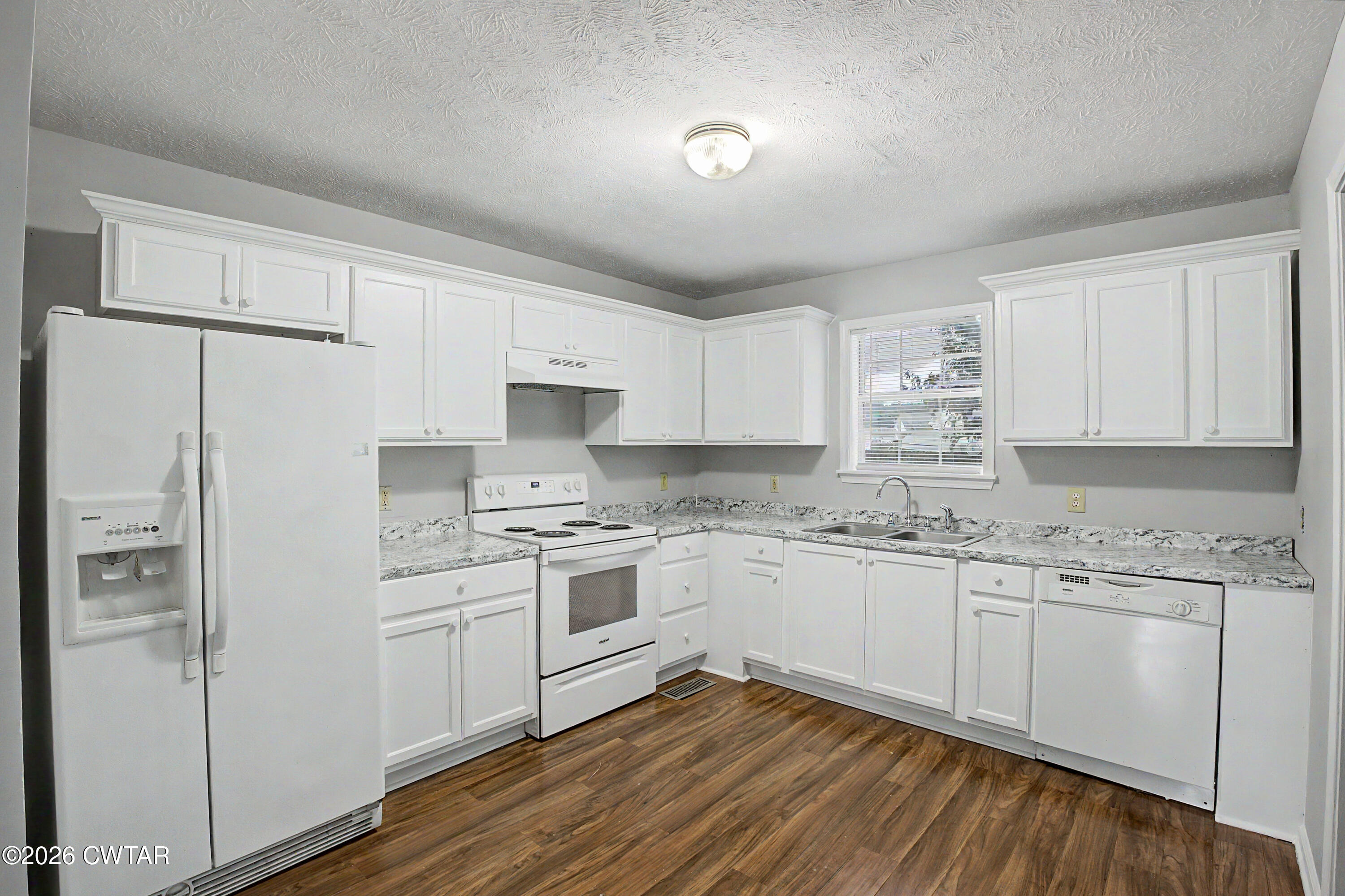 364 Penny Cove — photo