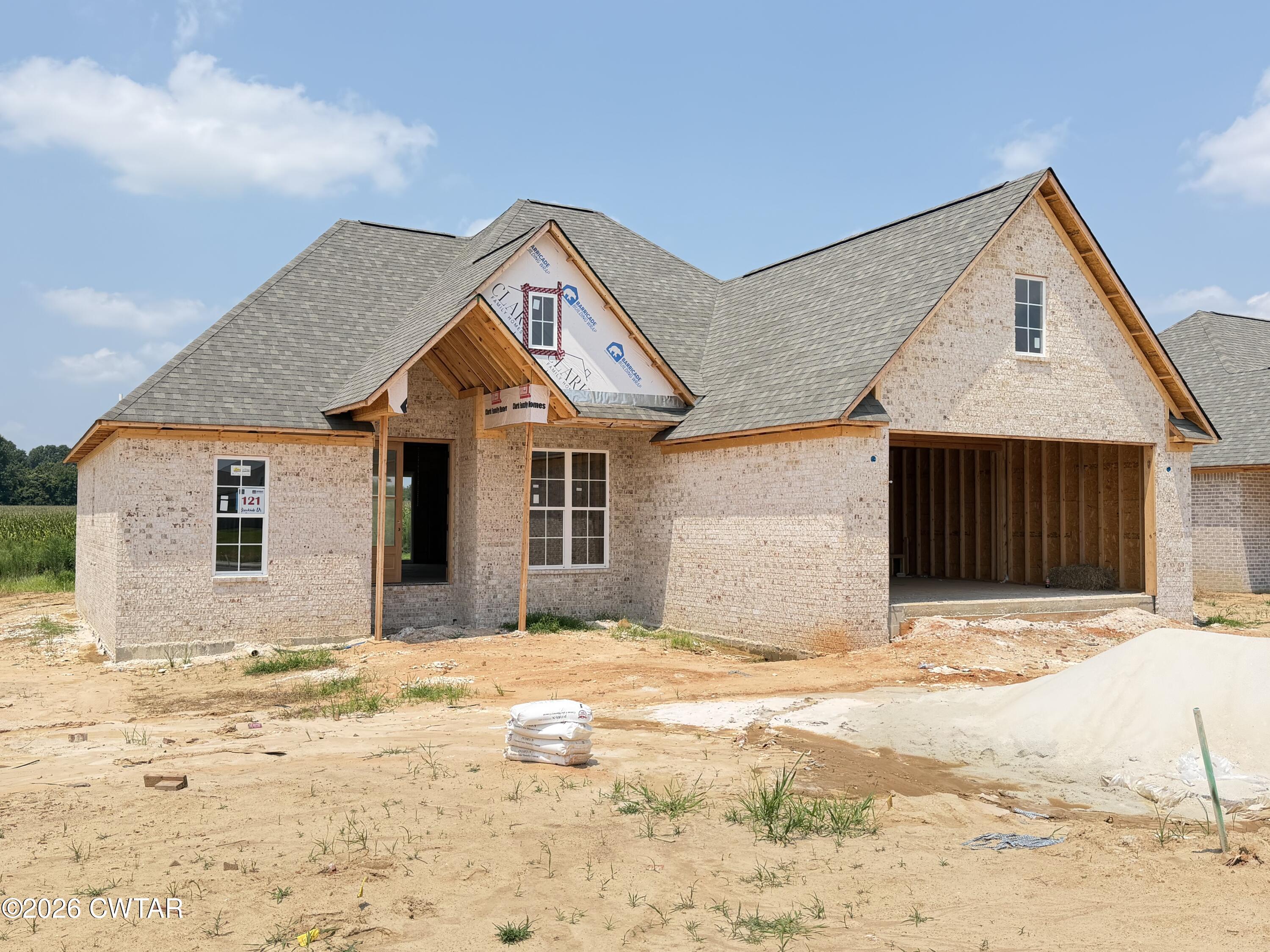 121 Brookside Drive — photo