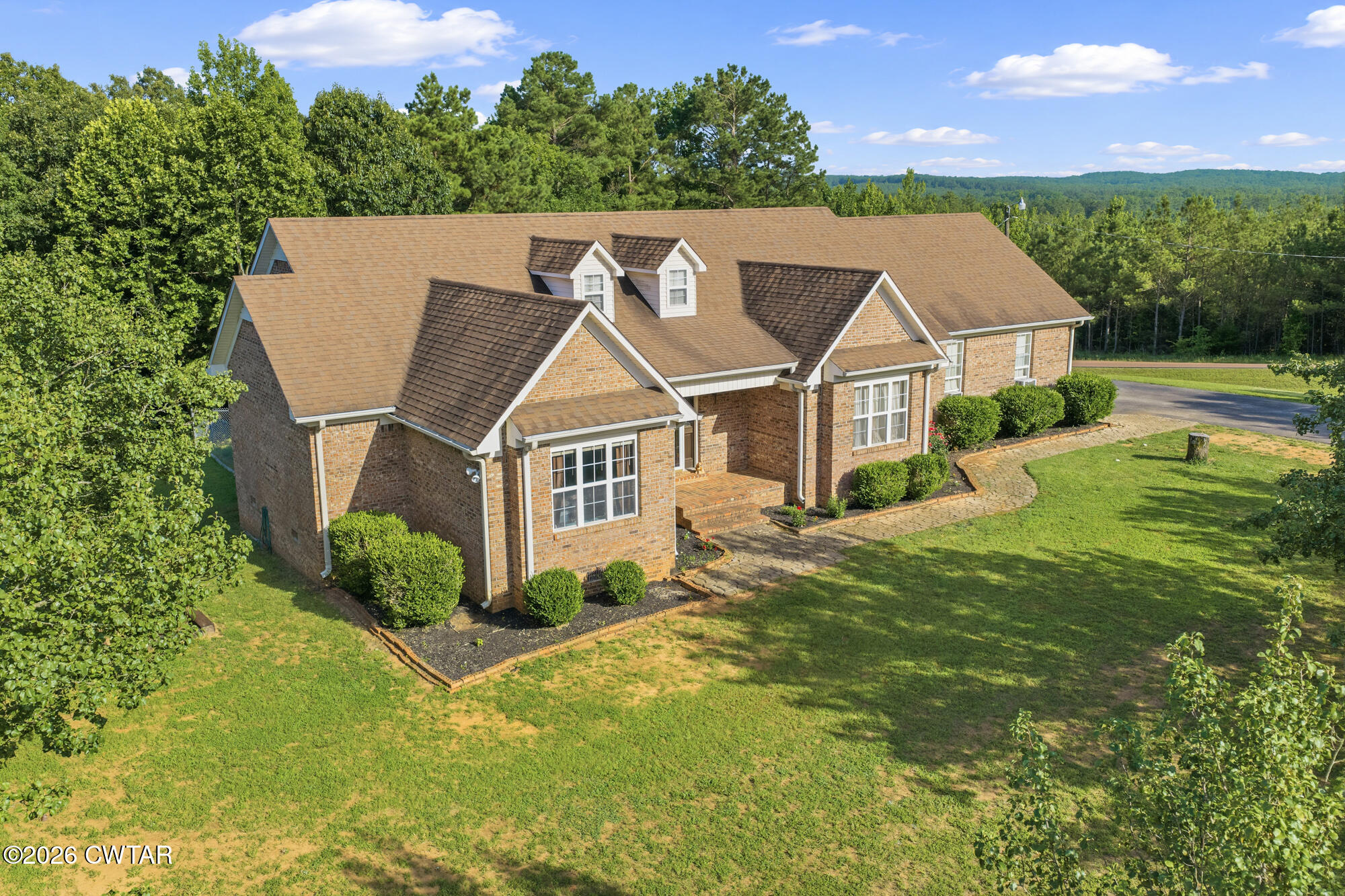2665 Feather Ridge Road, Lexington, TN 38351