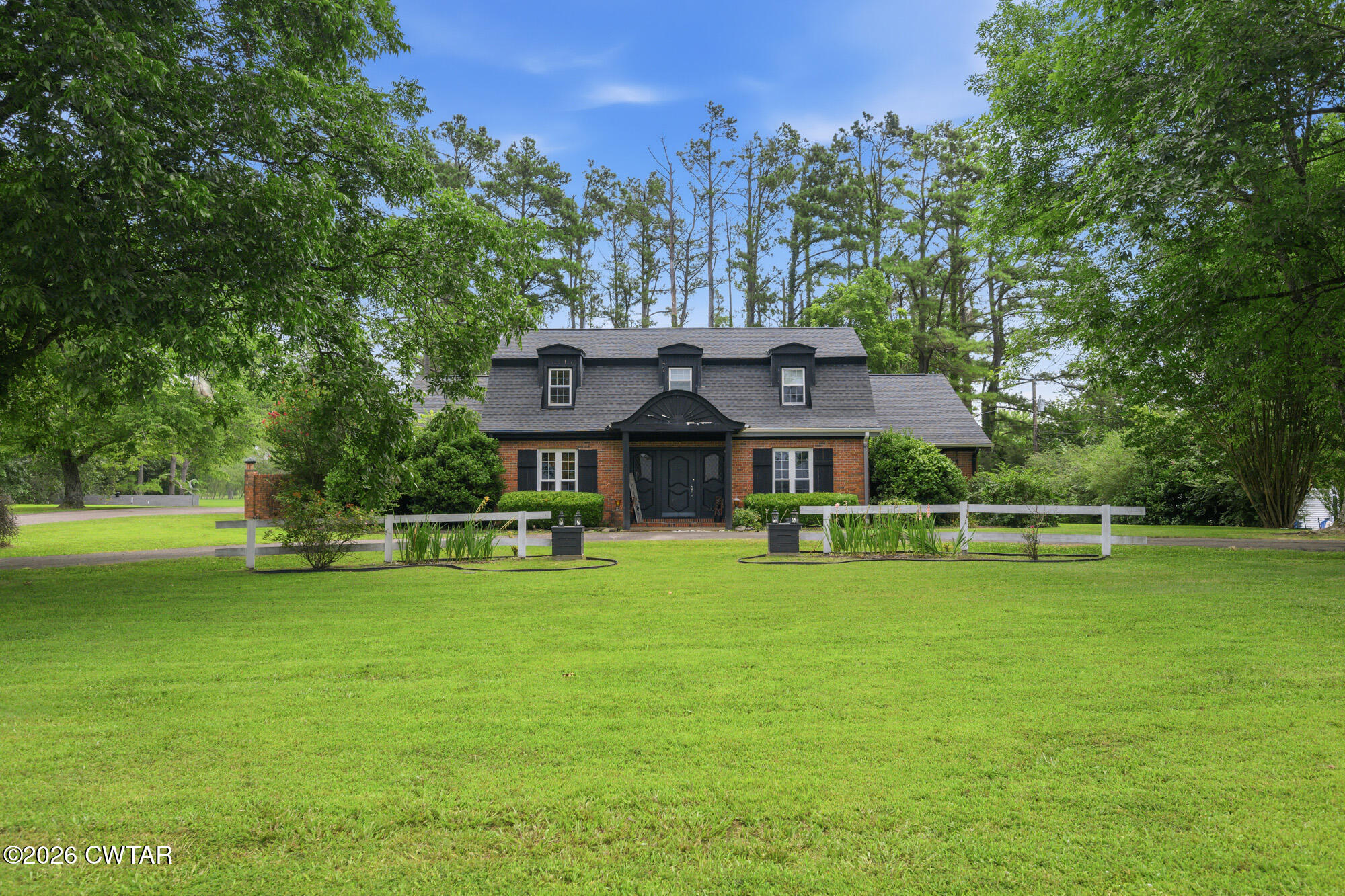 753 E Poplar Drive — photo