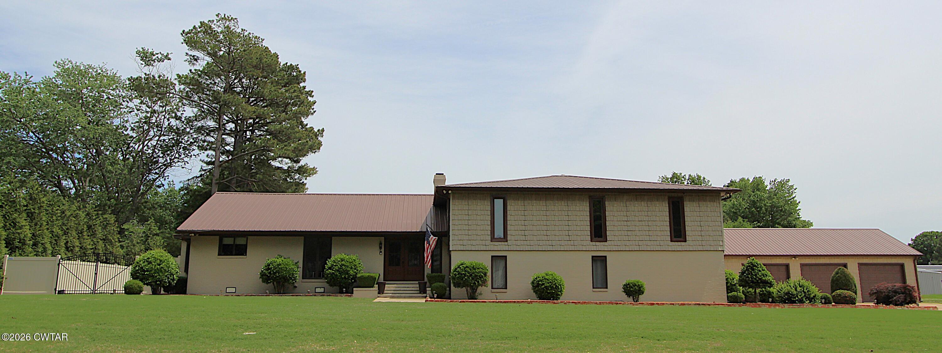 2222 Wedgewood Drive — photo