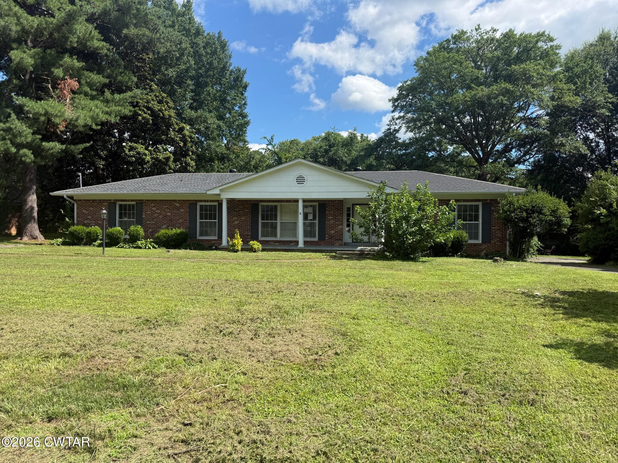 20 Greenway Drive — photo