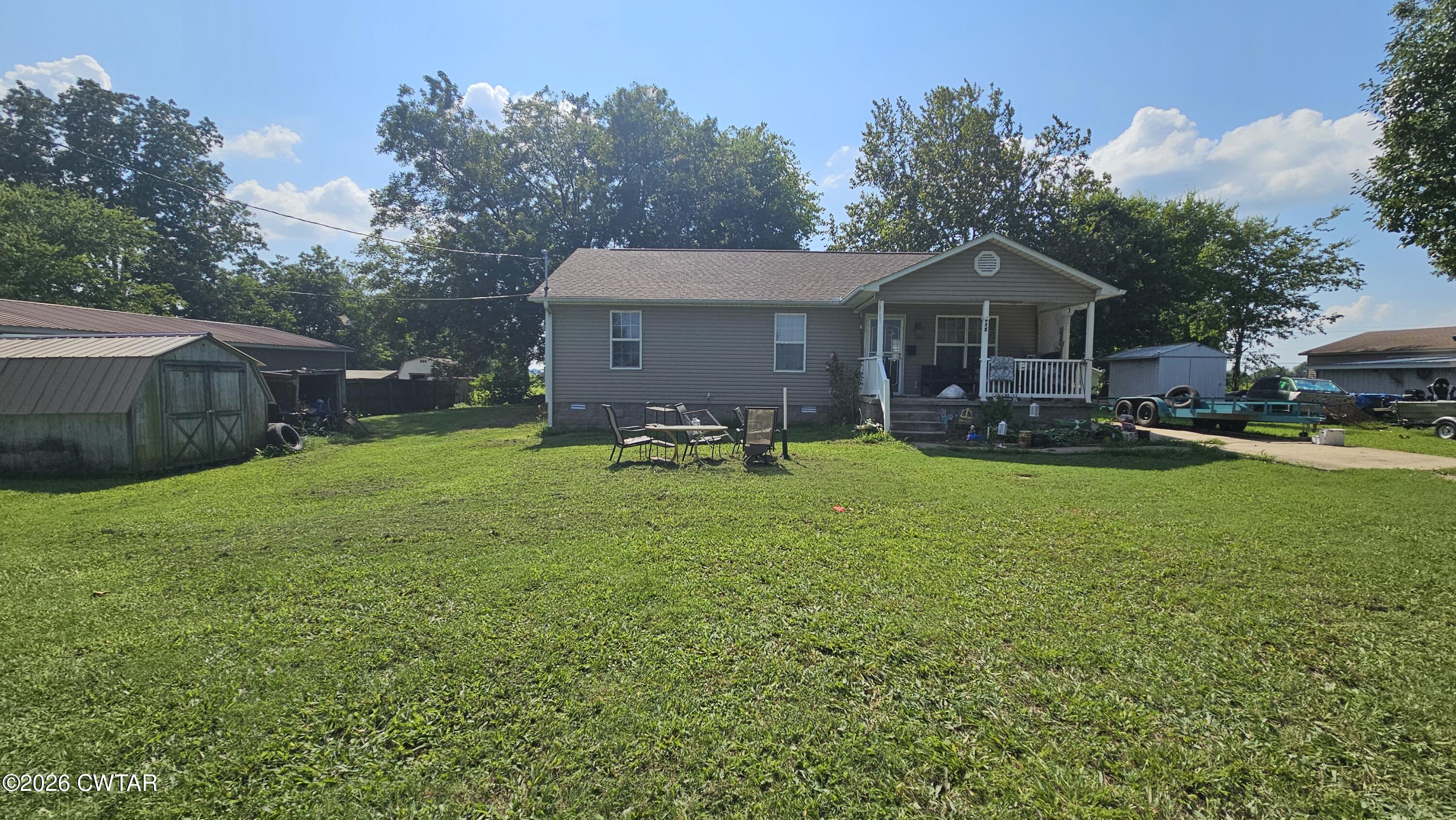 915 Wray Loop — photo