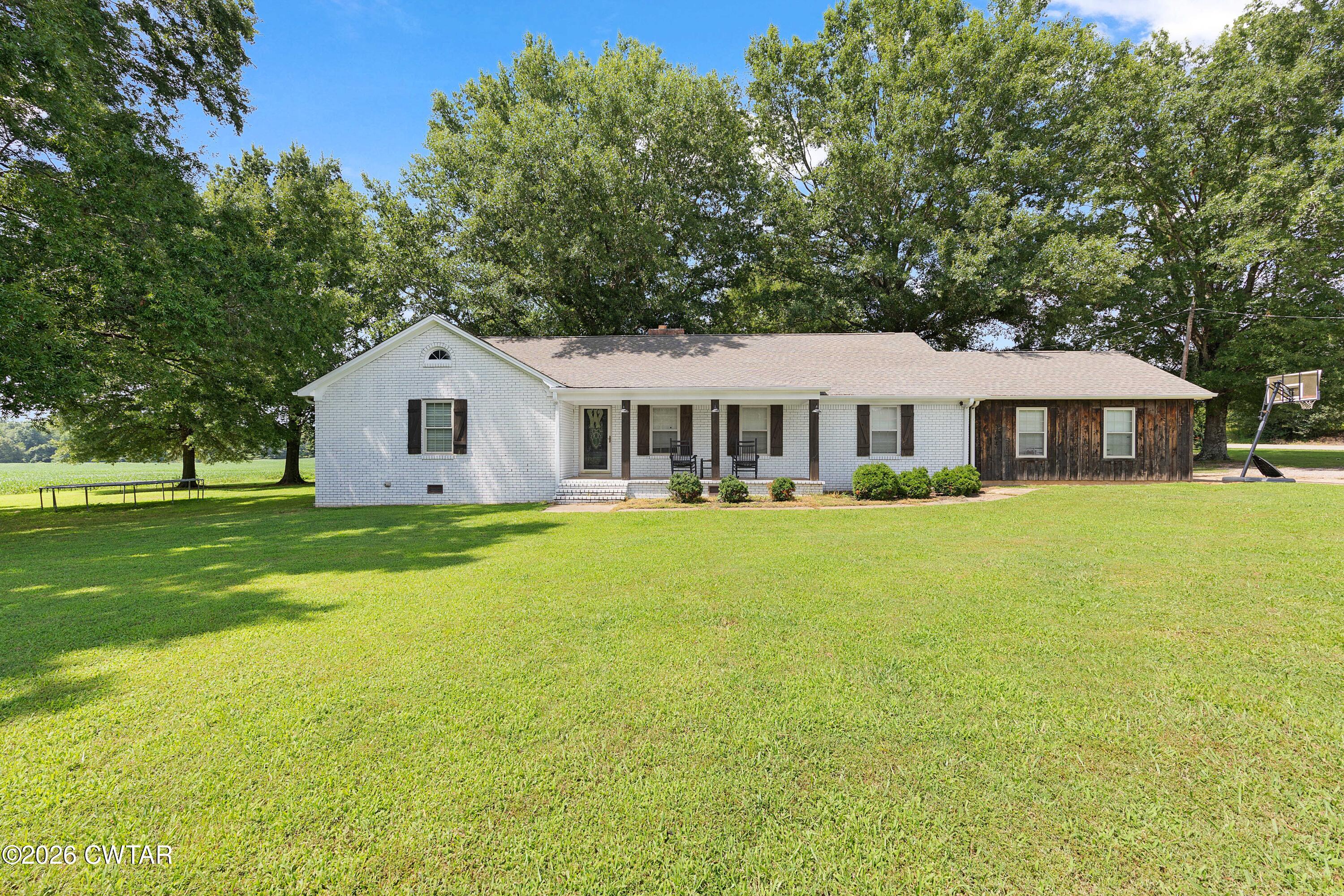 1615 Holly Springs Road — photo