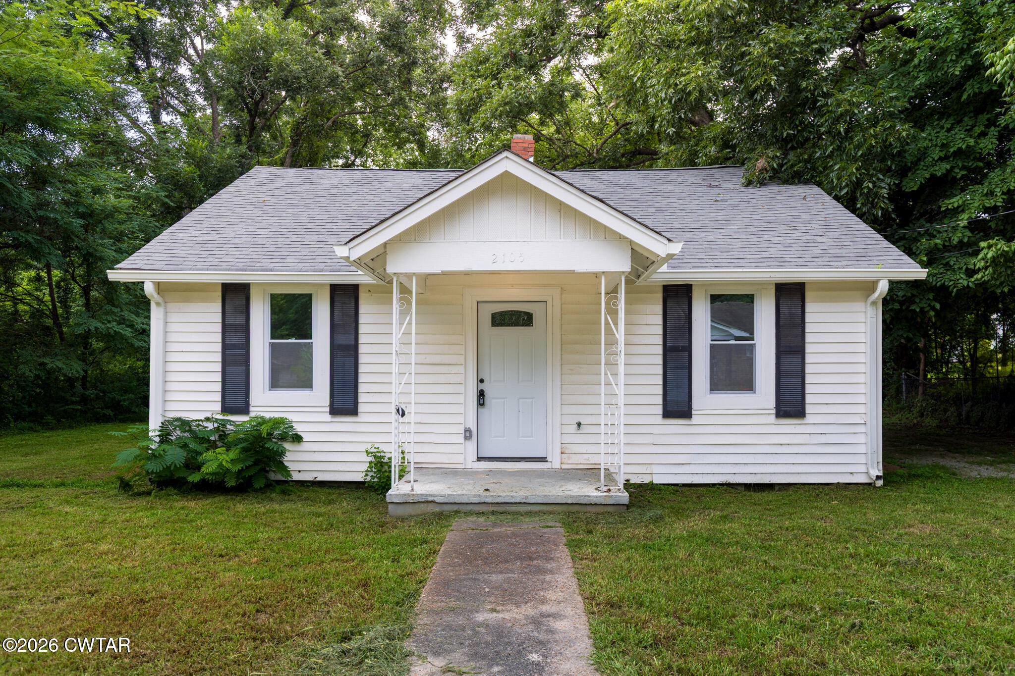 2105 Campbell Street — photo