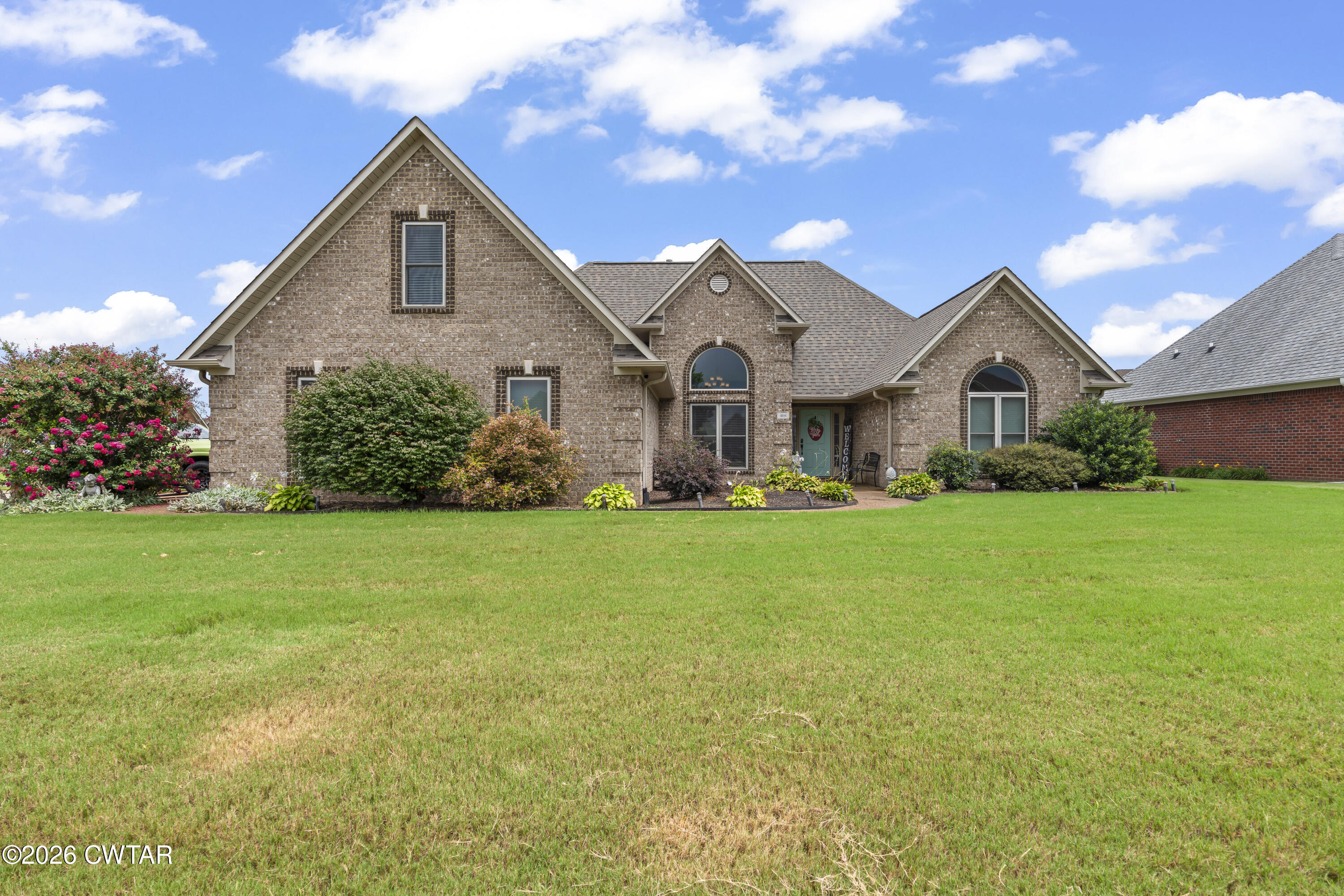 408 Summit Drive — photo