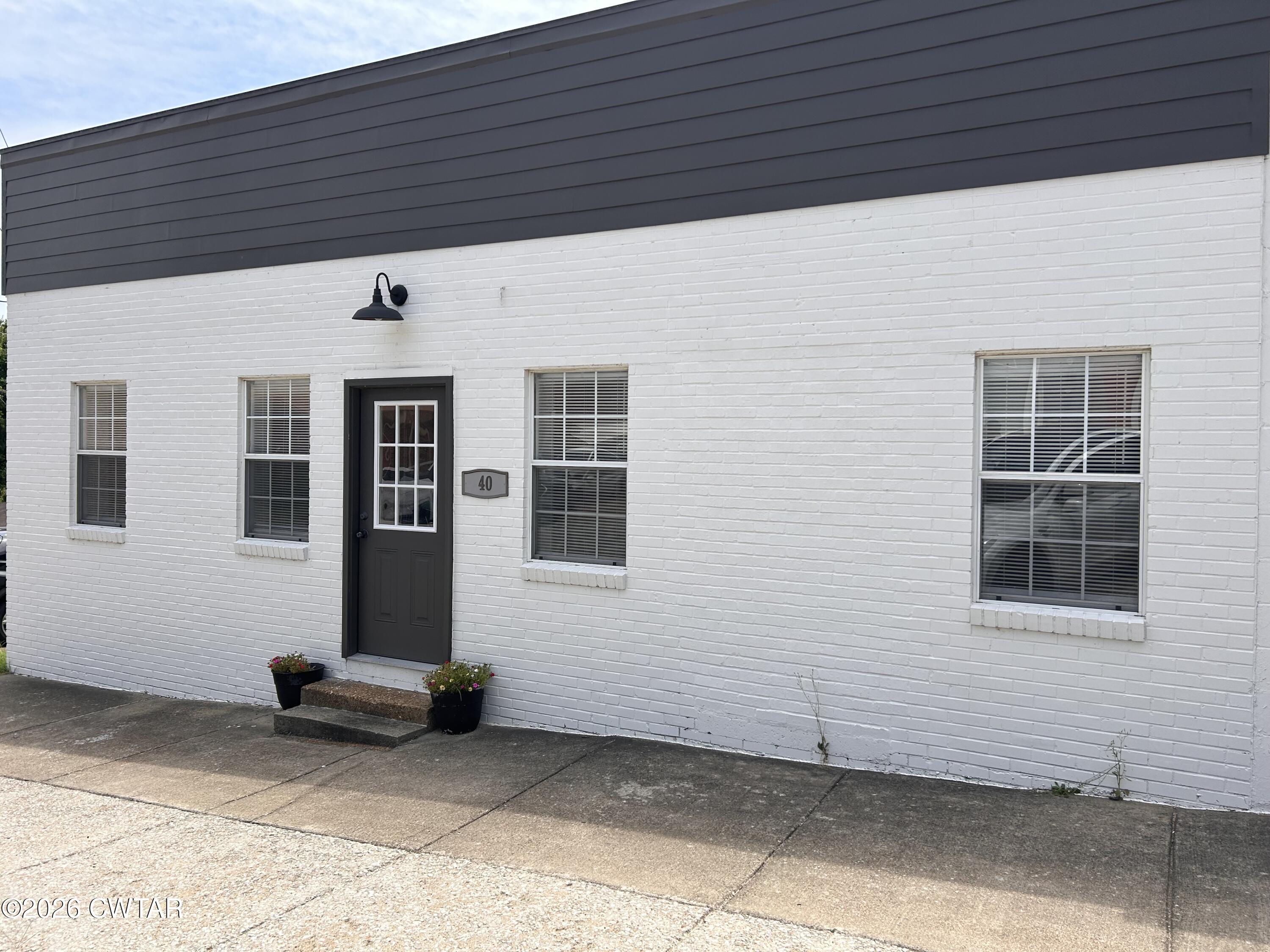 28 E Jefferson Street — photo