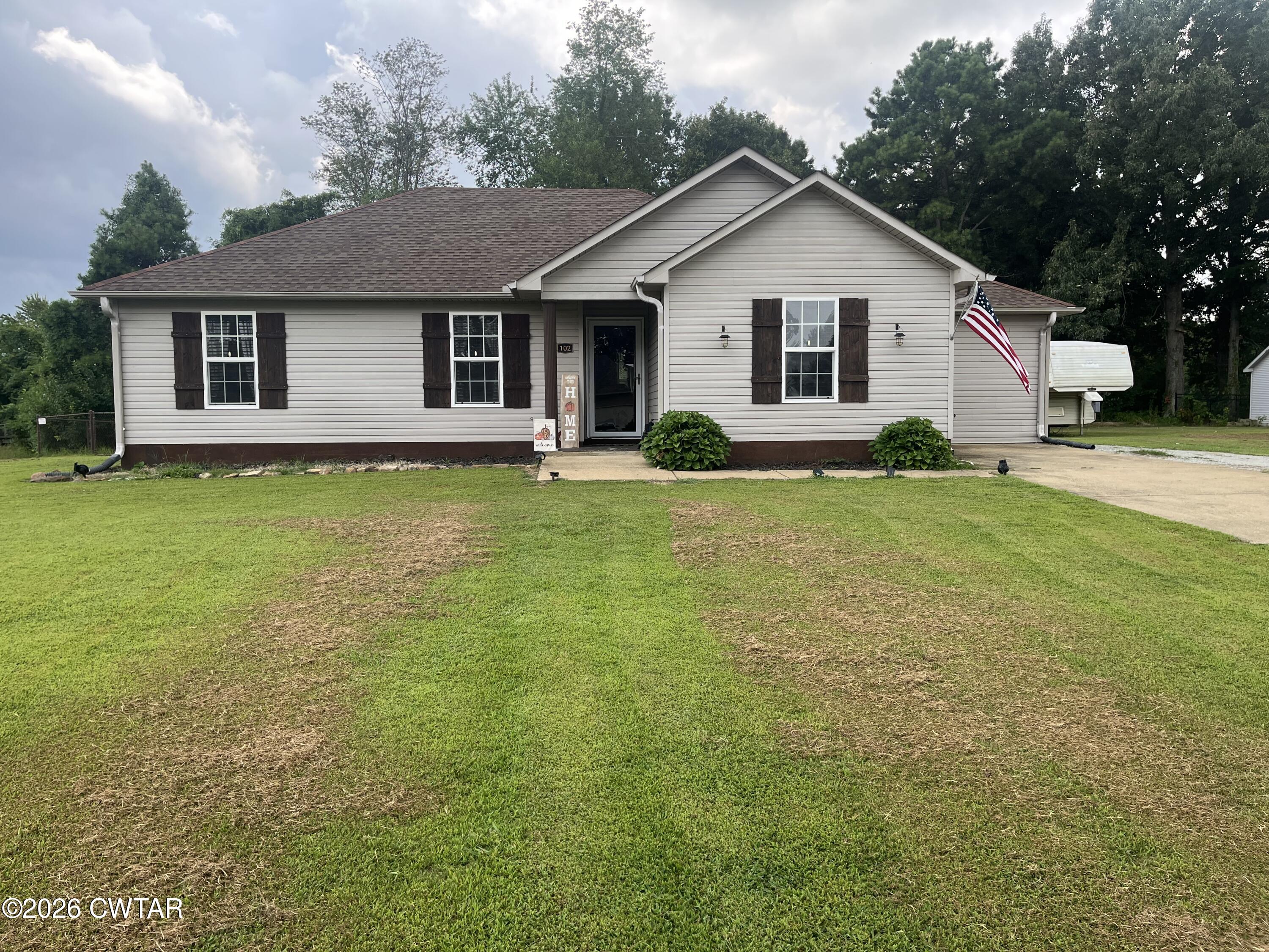 102 Aaron Drive — photo