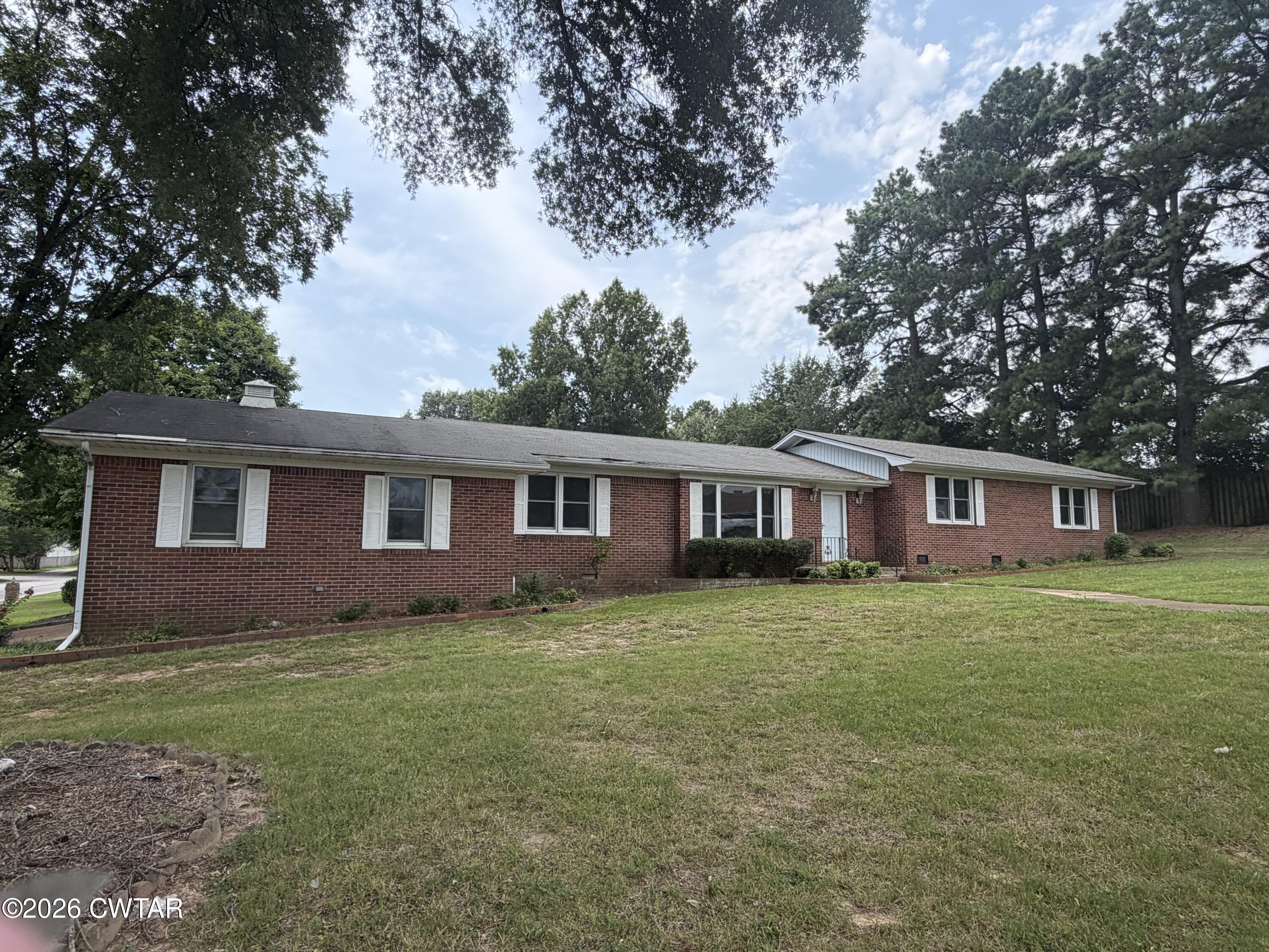 1023 Meadowbrook Drive — photo