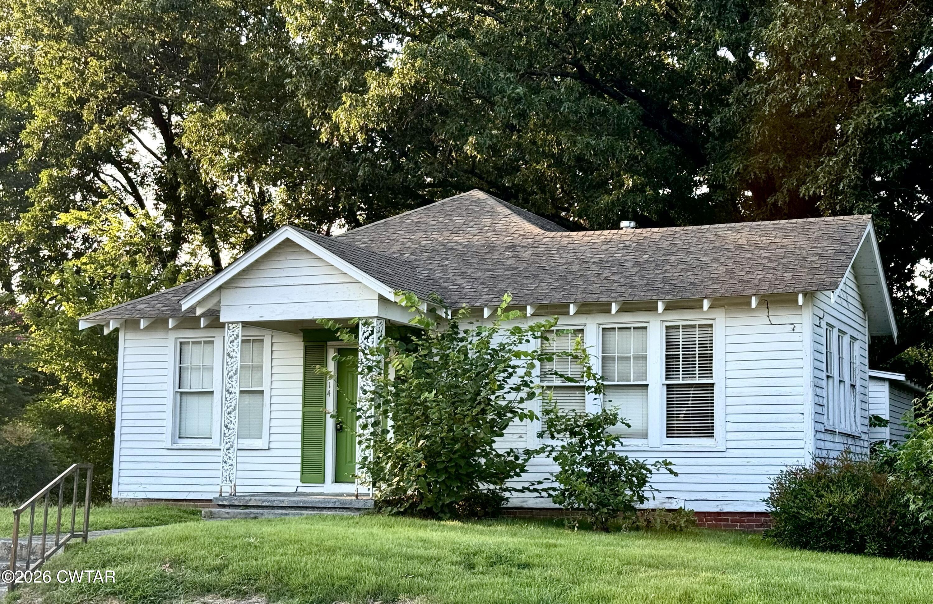 214 E Parkview Street — photo